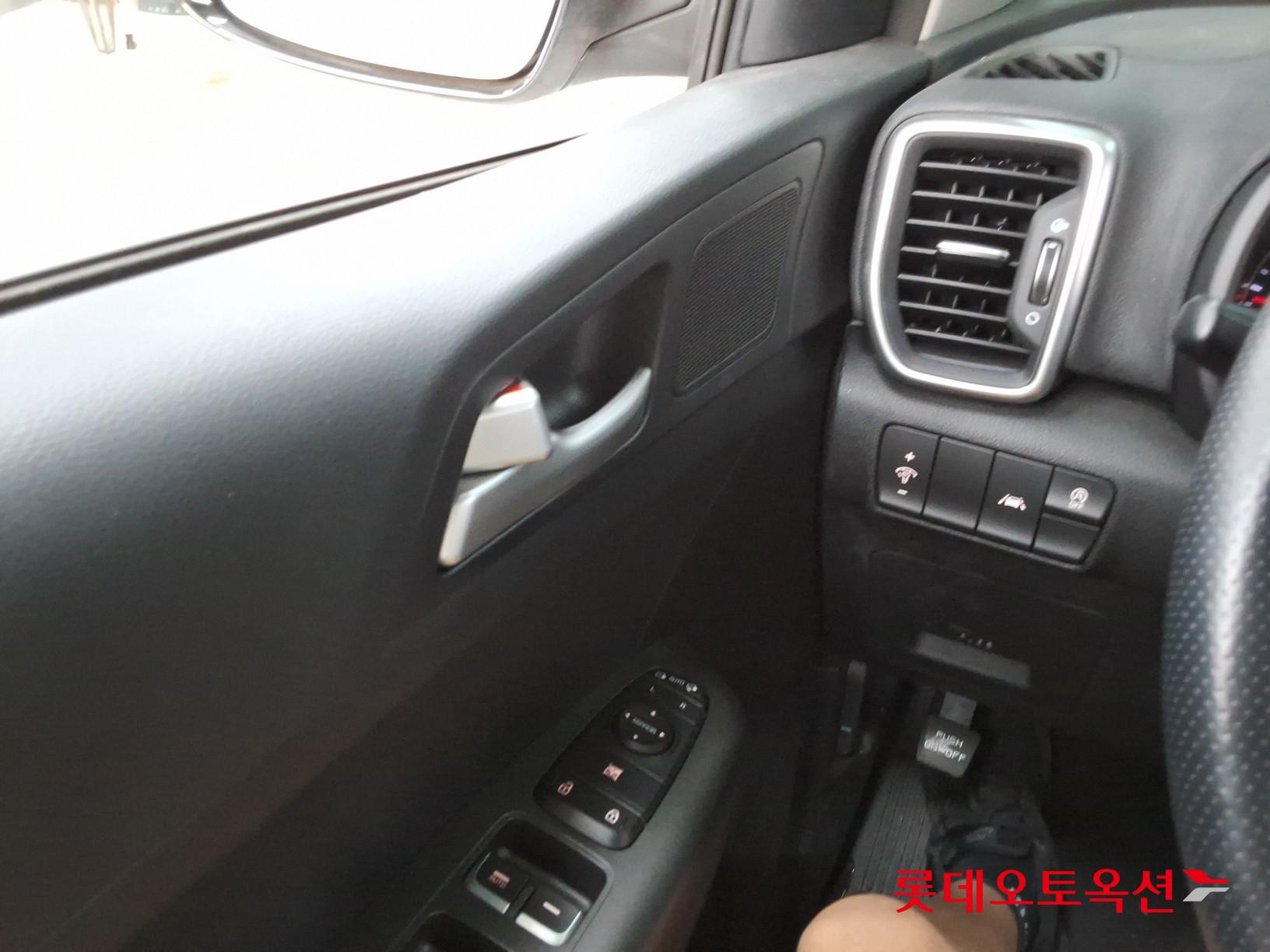 2020 - kia sportage