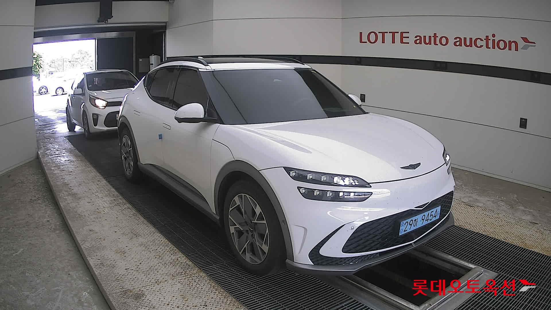 2022 - genesis gv60
