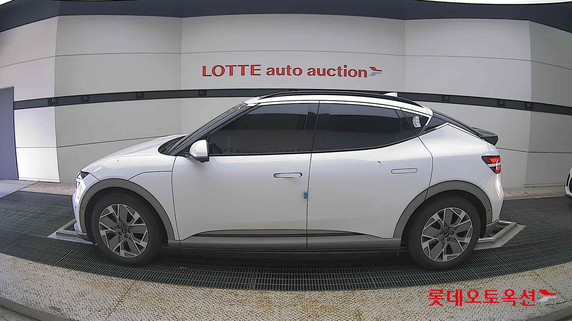 2022 - genesis gv60