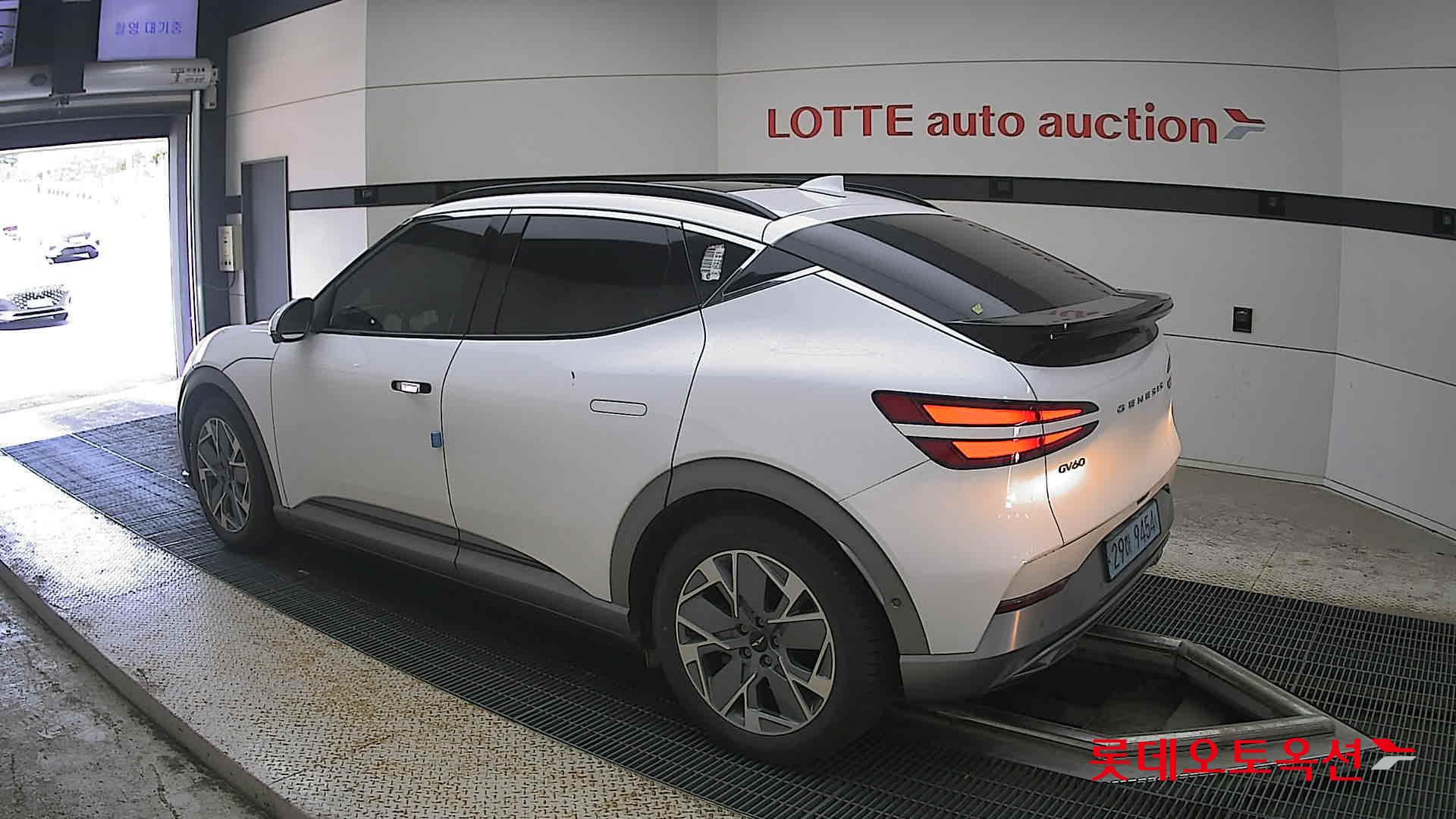 2022 - genesis gv60