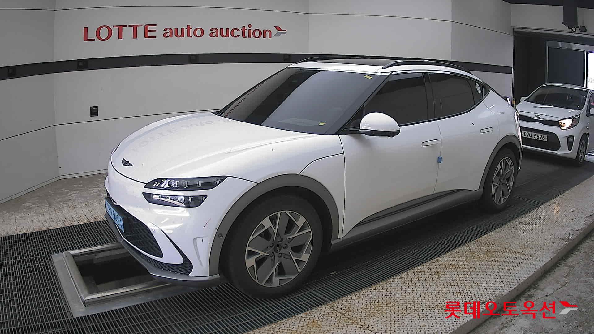 2022 - genesis gv60
