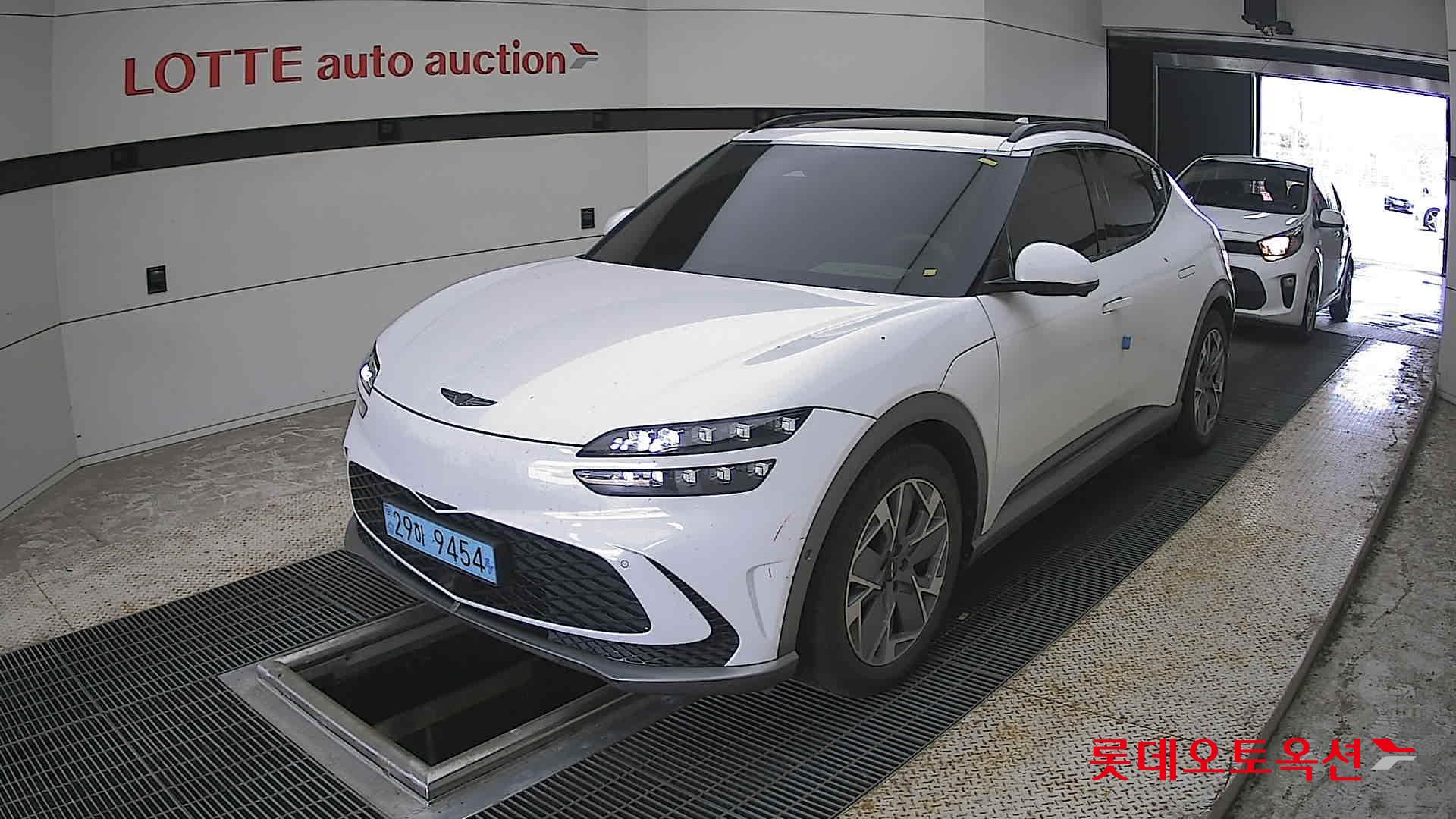 2022 - genesis gv60