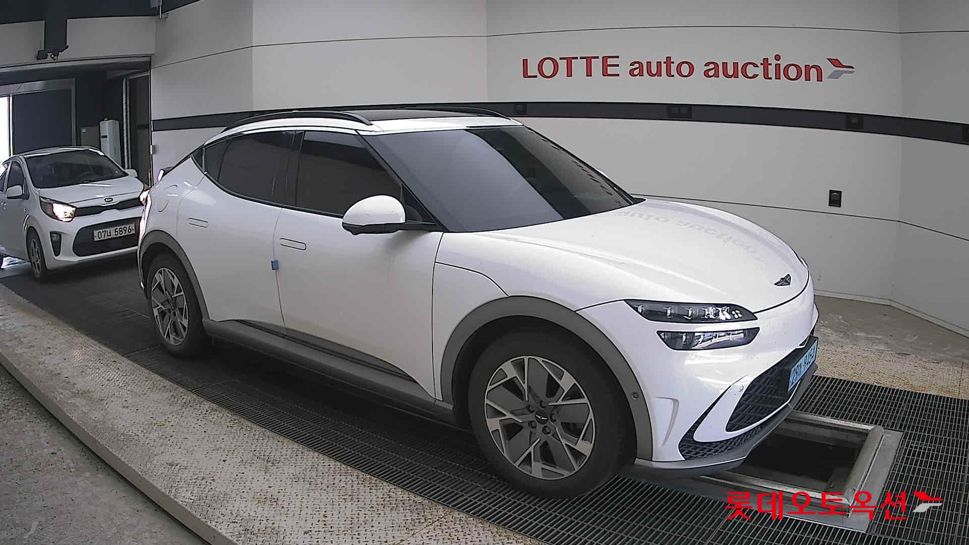 2022 - genesis gv60
