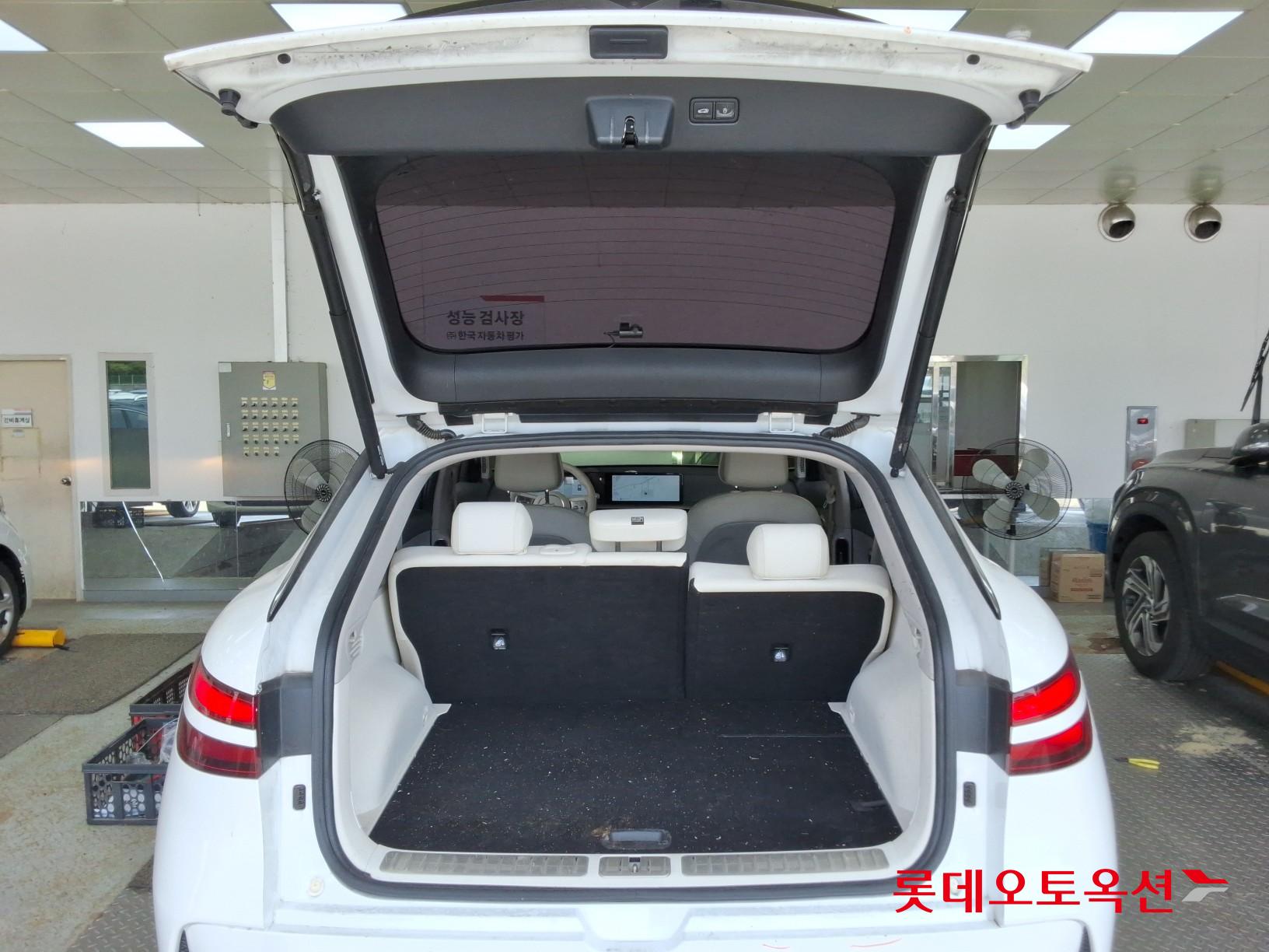 2022 - genesis gv60
