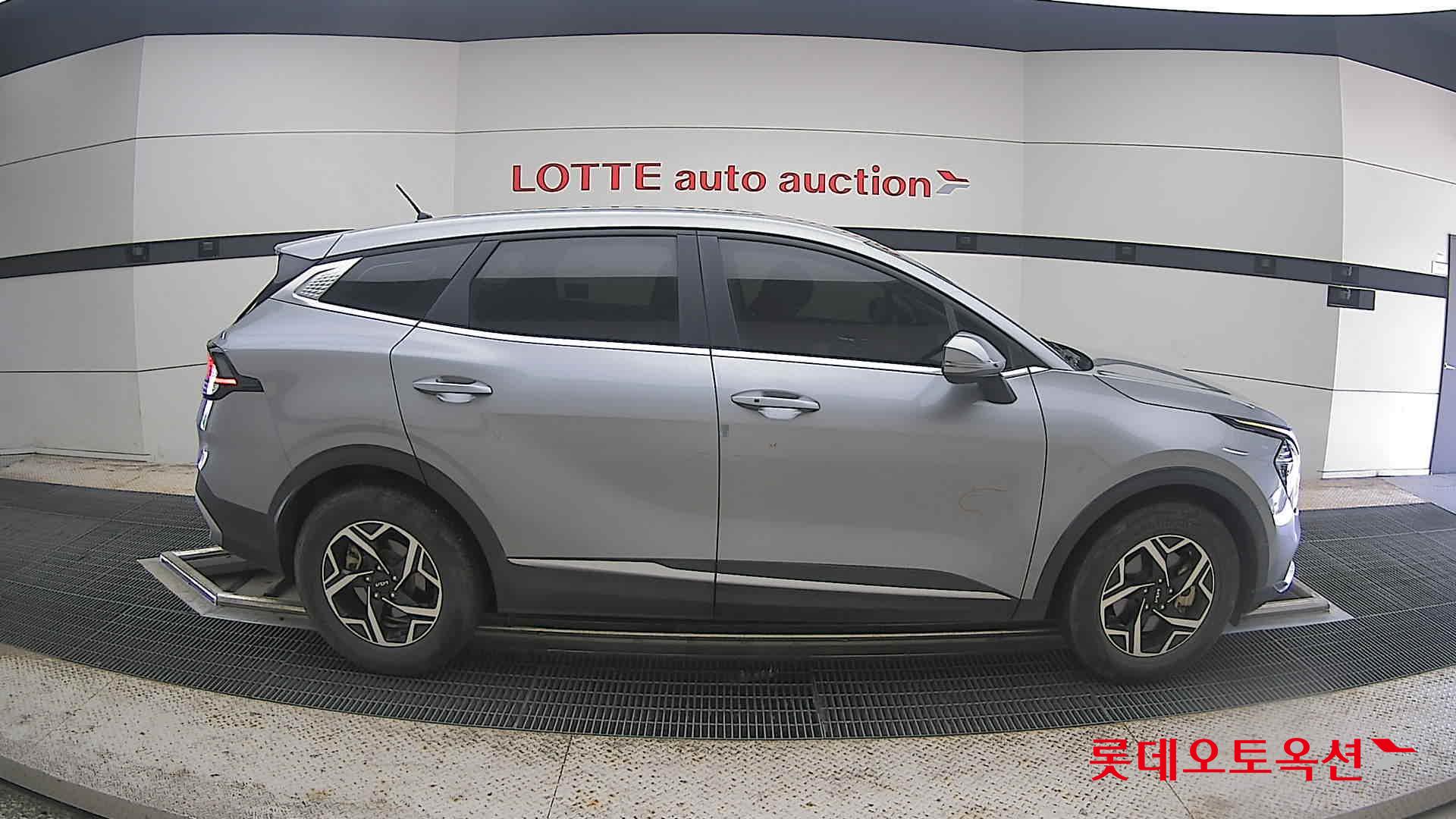 2023 - kia sportage
