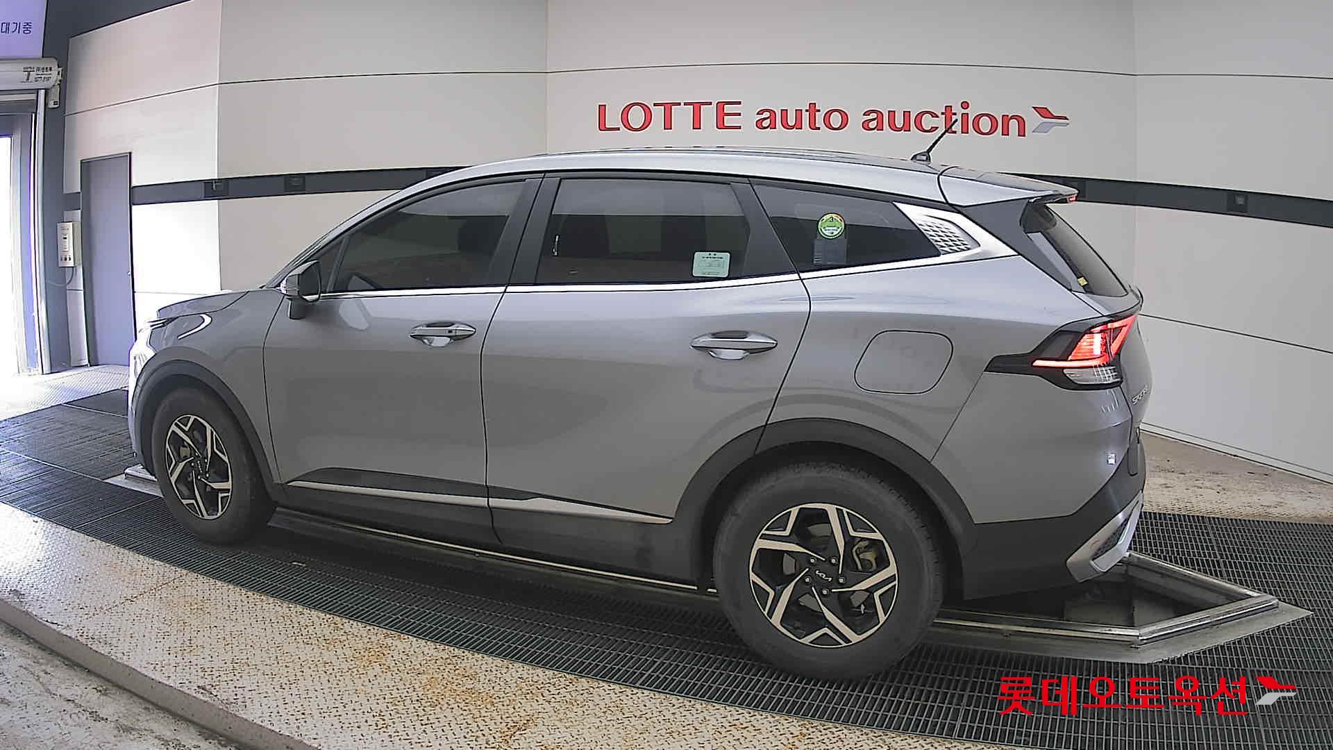 2023 - kia sportage