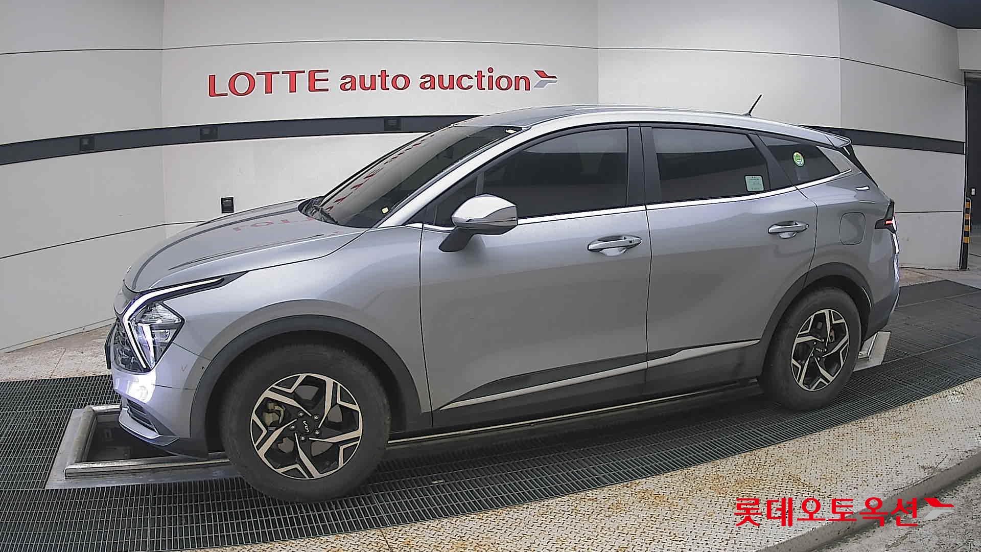 2023 - kia sportage