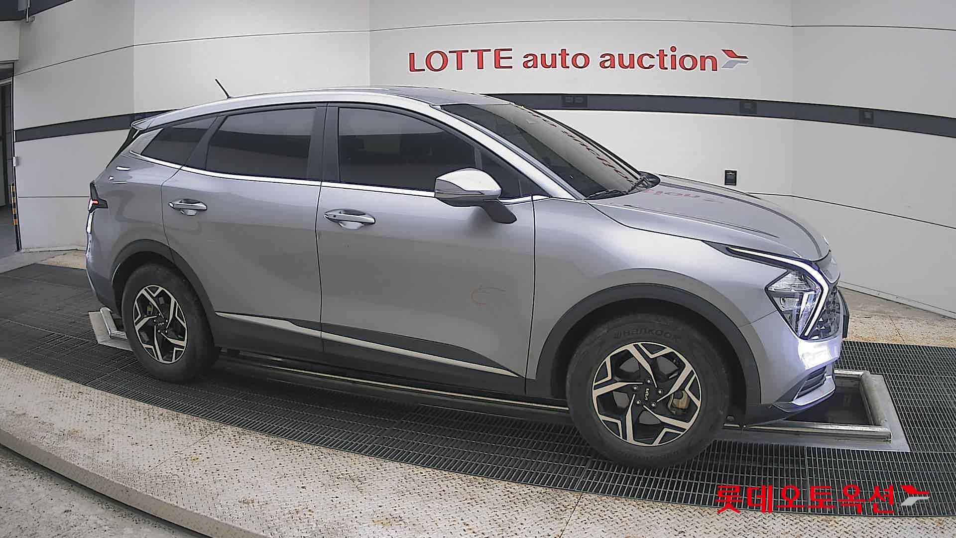 2023 - kia sportage