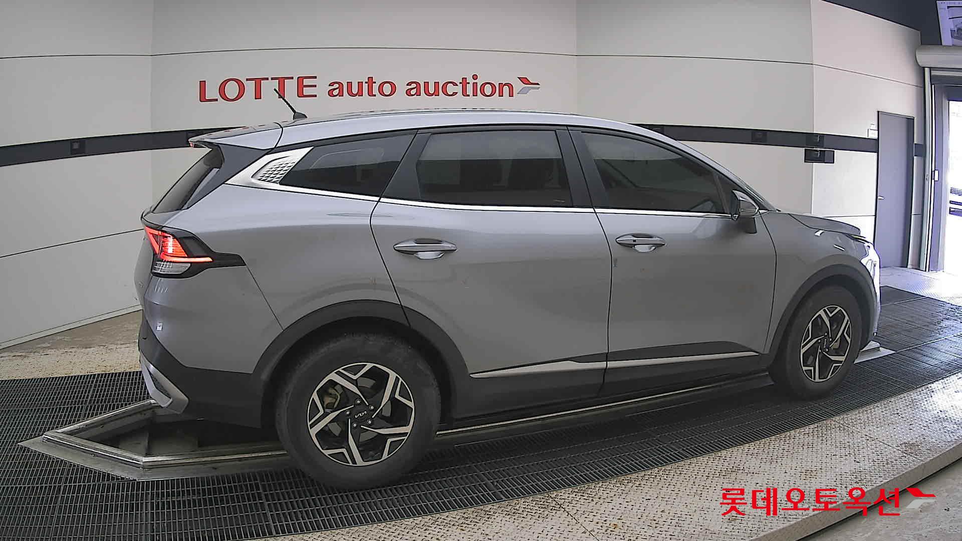2023 - kia sportage