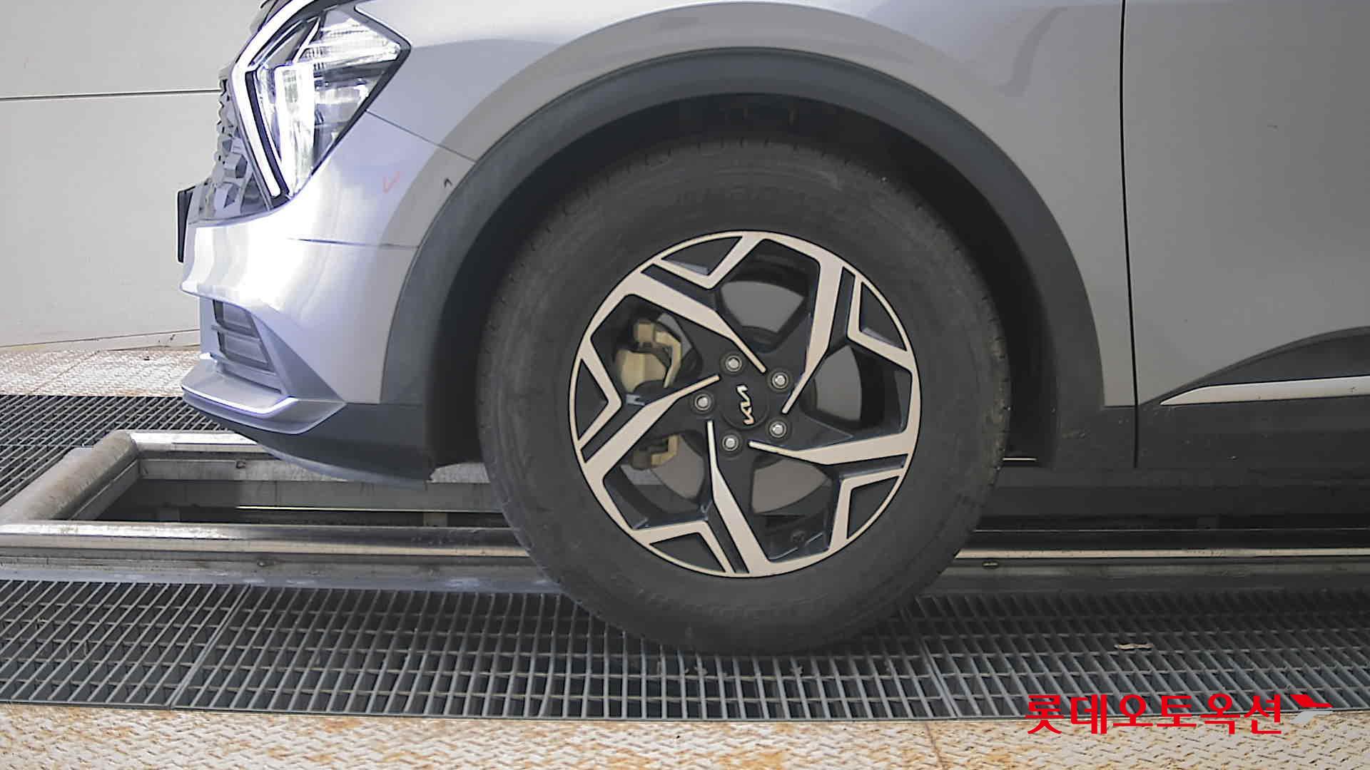 2023 - kia sportage
