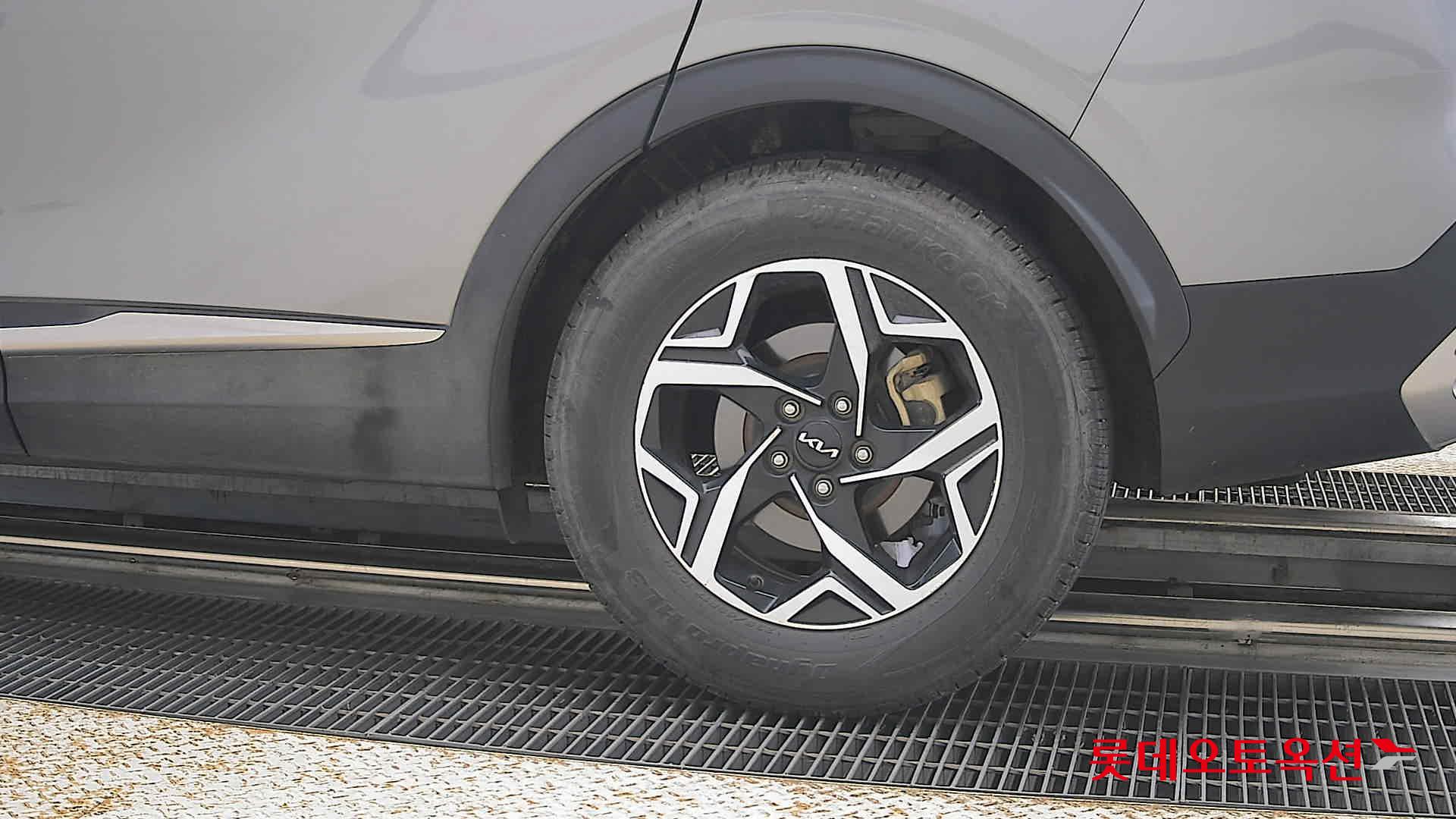 2023 - kia sportage