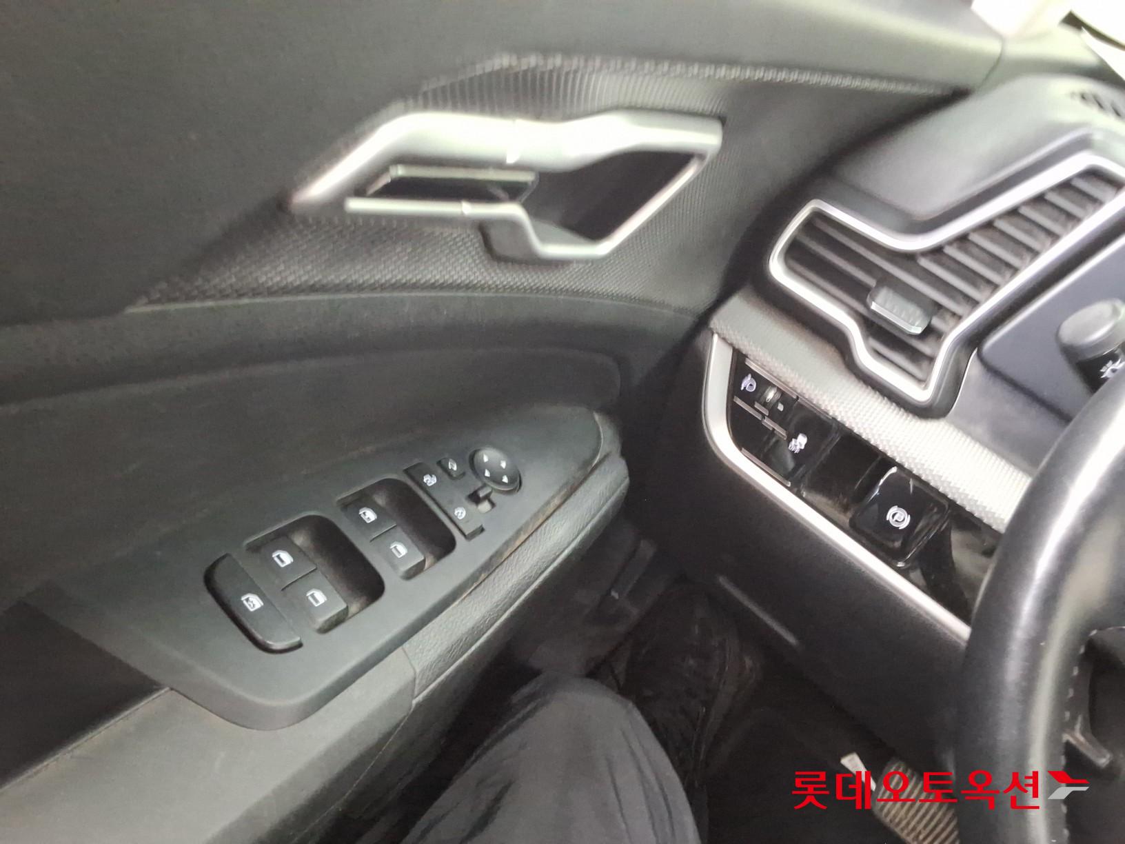 2023 - kia sportage