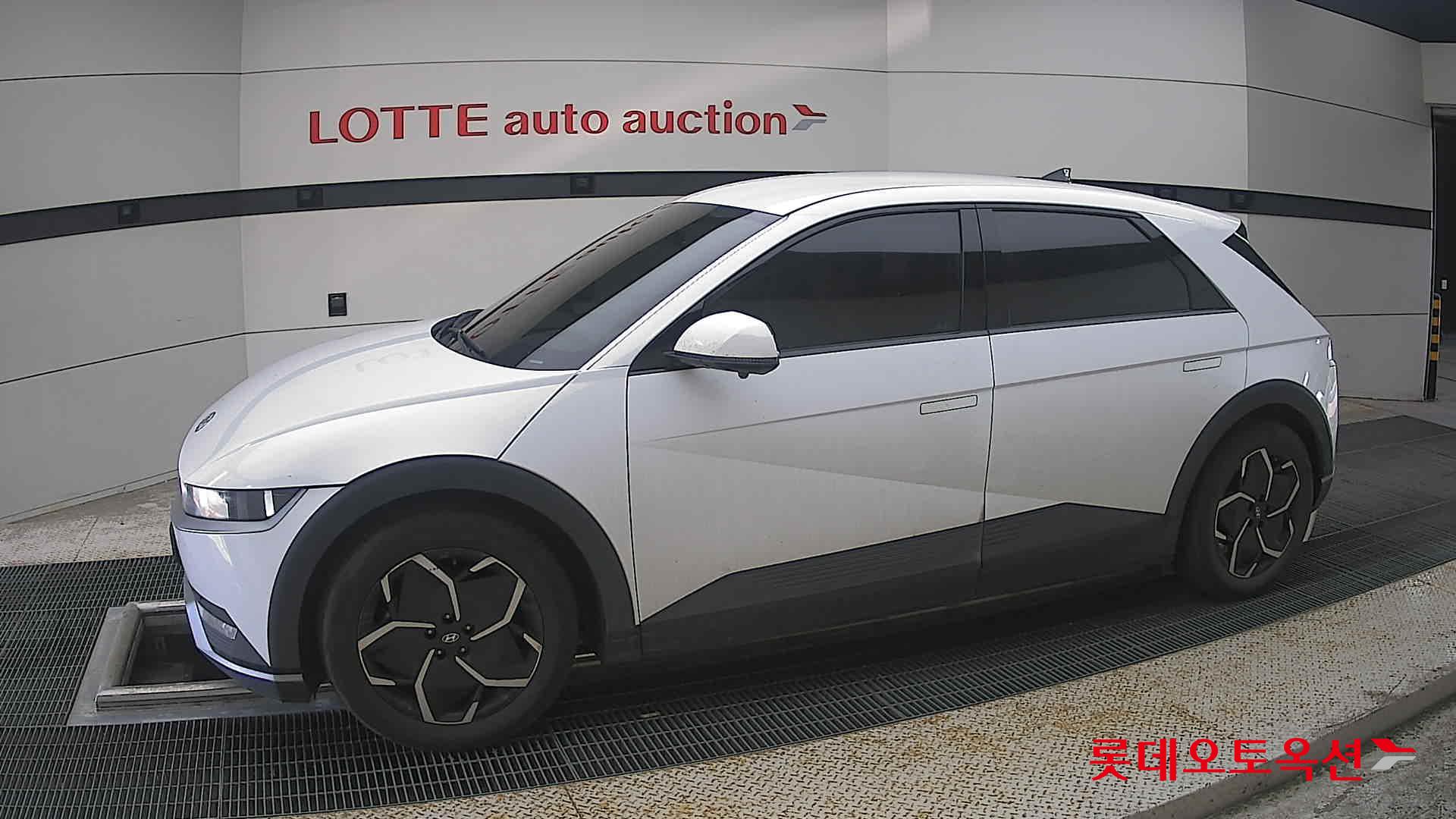2022 - hyundai ioniq