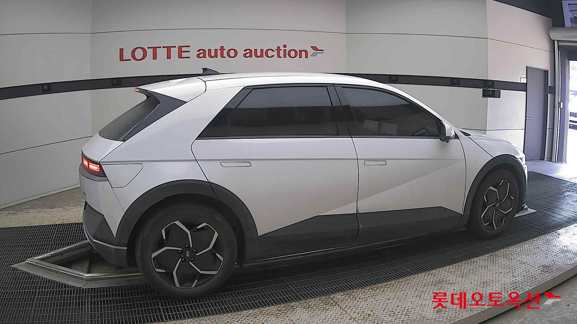 2022 - hyundai ioniq