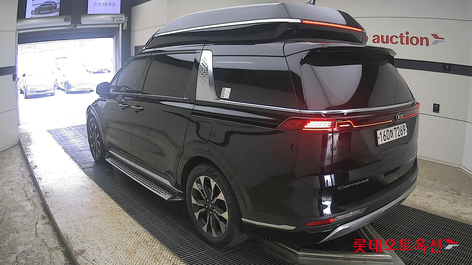 2021 - kia carnival
