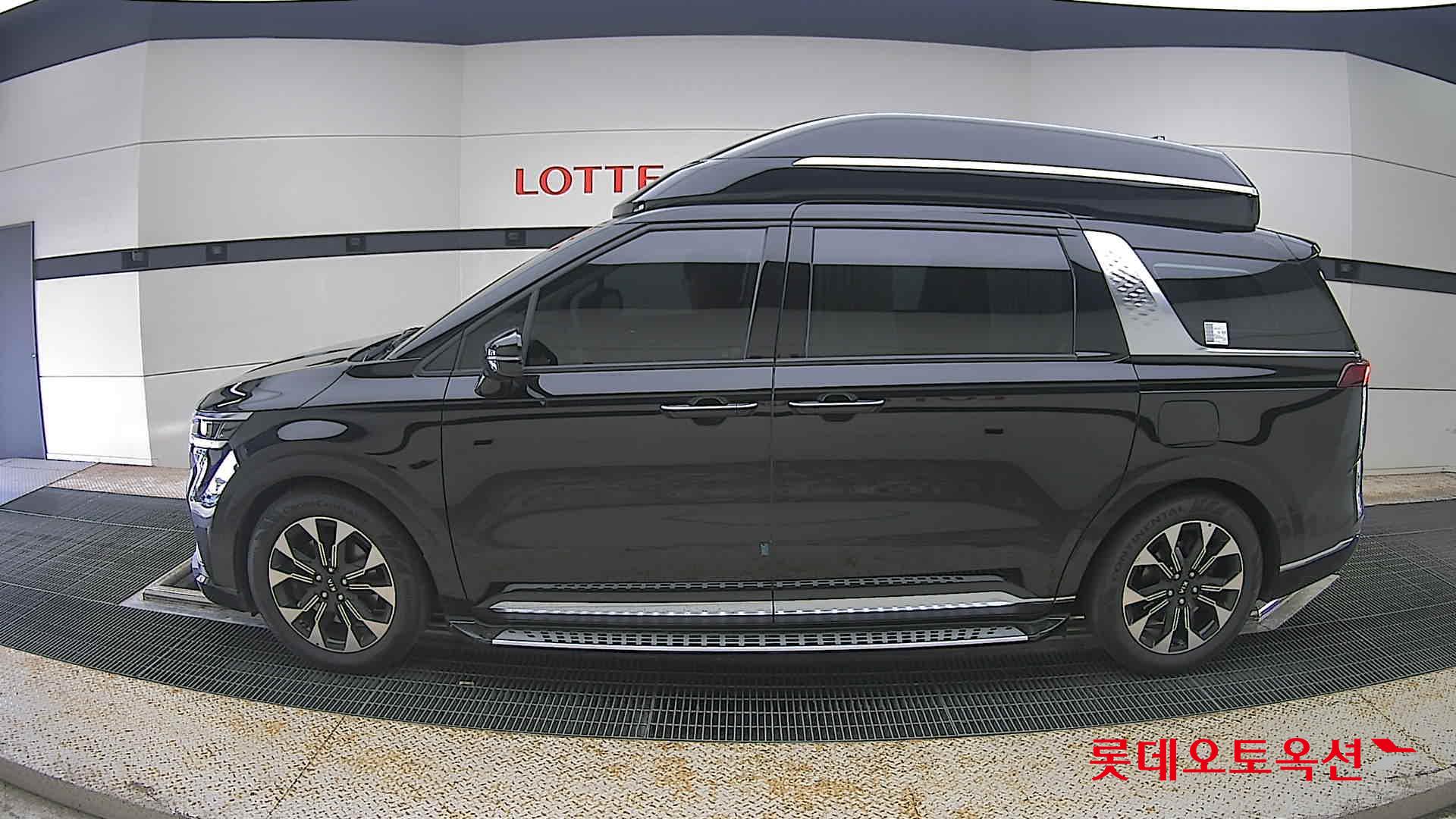 2021 - kia carnival