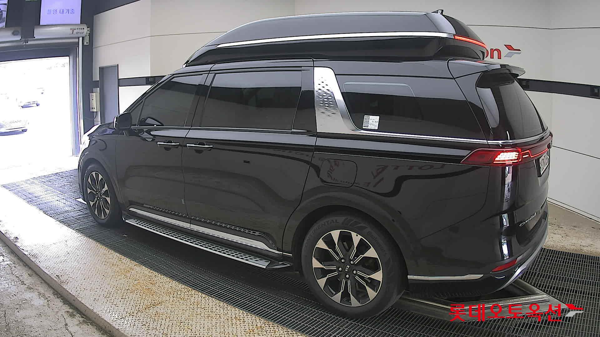 2021 - kia carnival