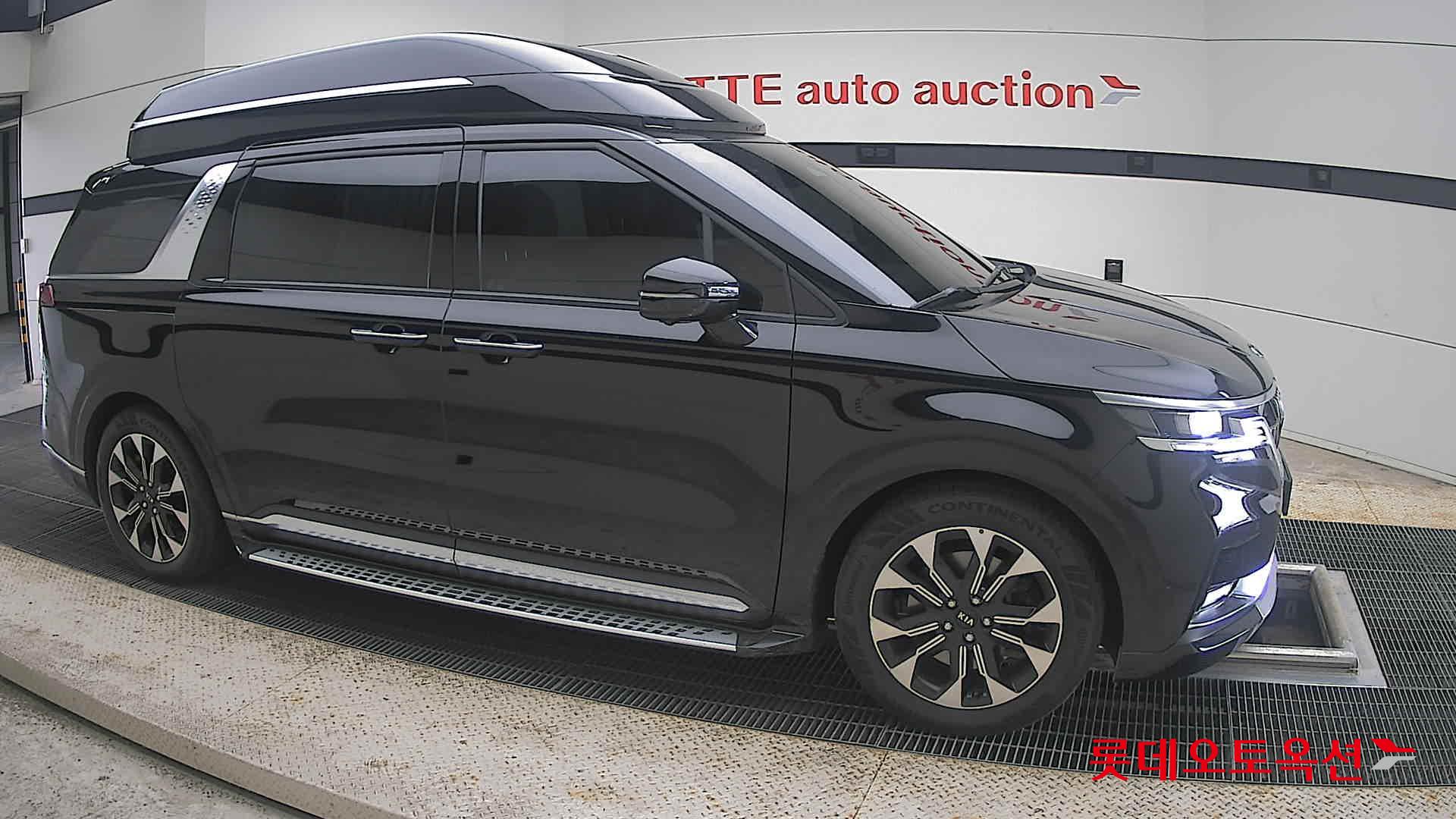 2021 - kia carnival