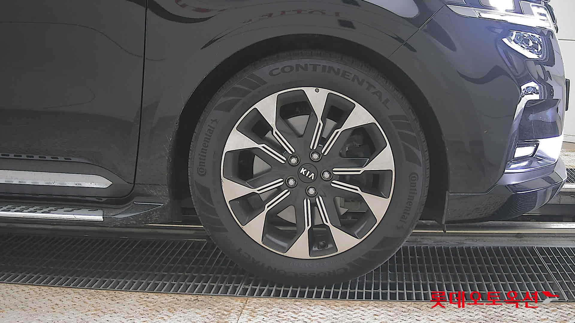 2021 - kia carnival