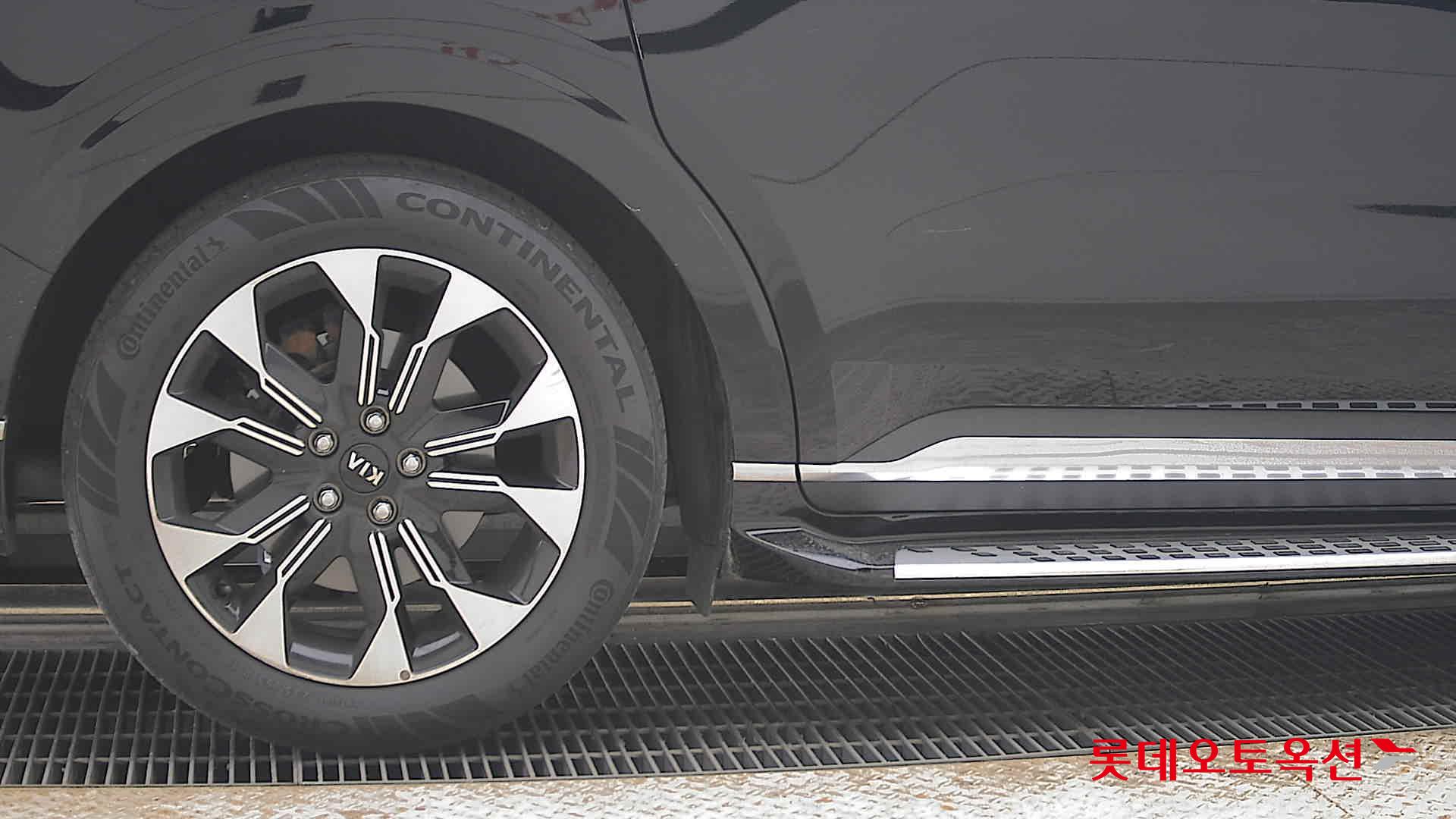 2021 - kia carnival
