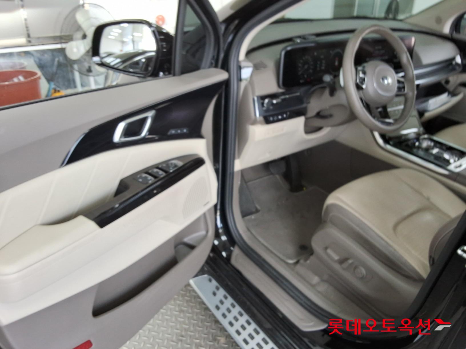 2021 - kia carnival