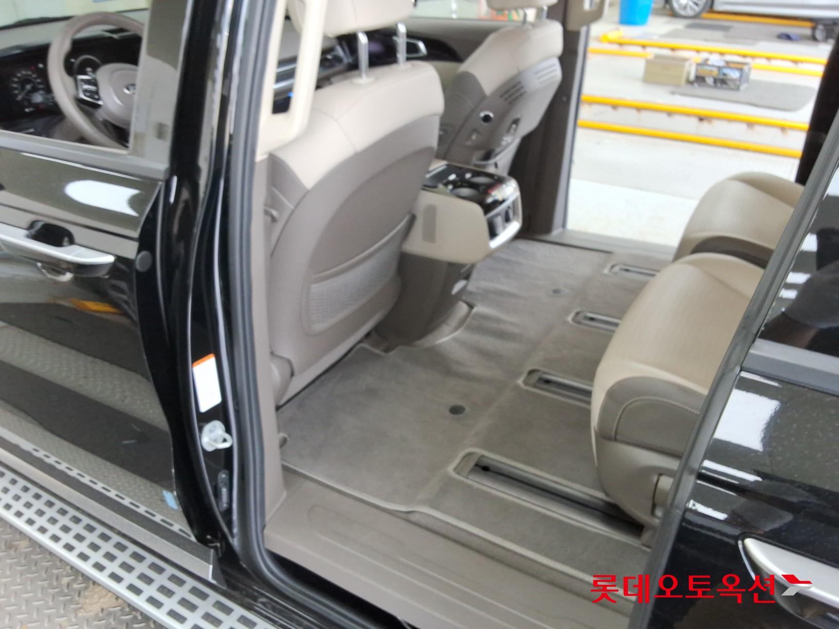 2021 - kia carnival