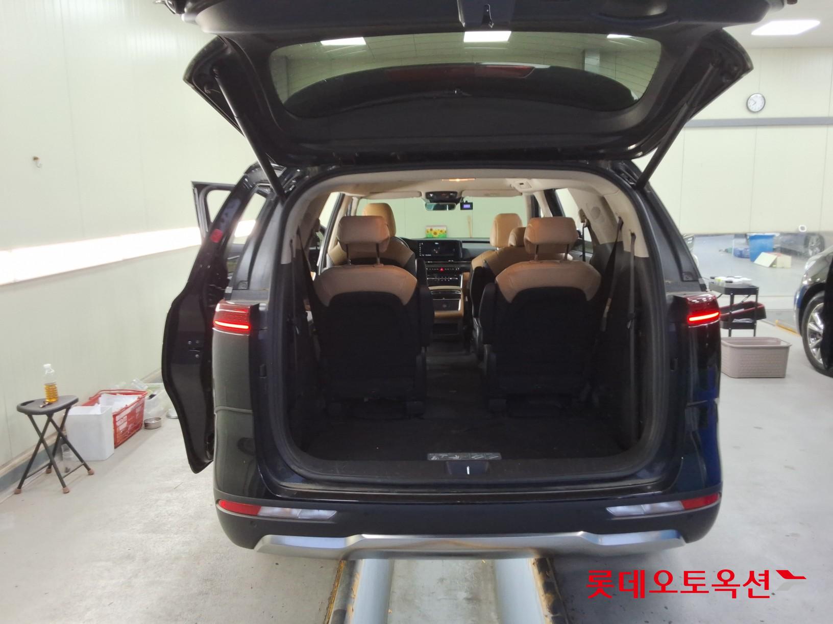 2023 - kia carnival