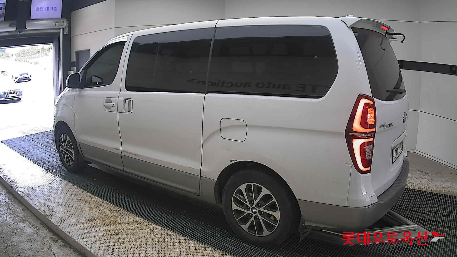 2020 - hyundai grand starex