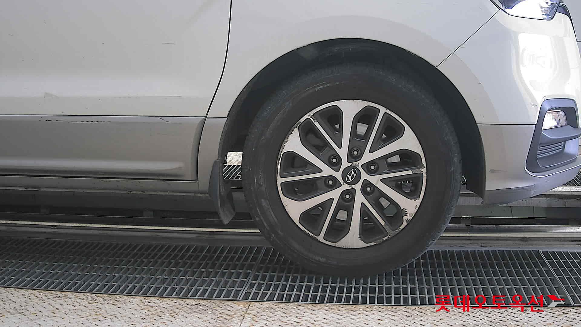 2020 - hyundai grand starex