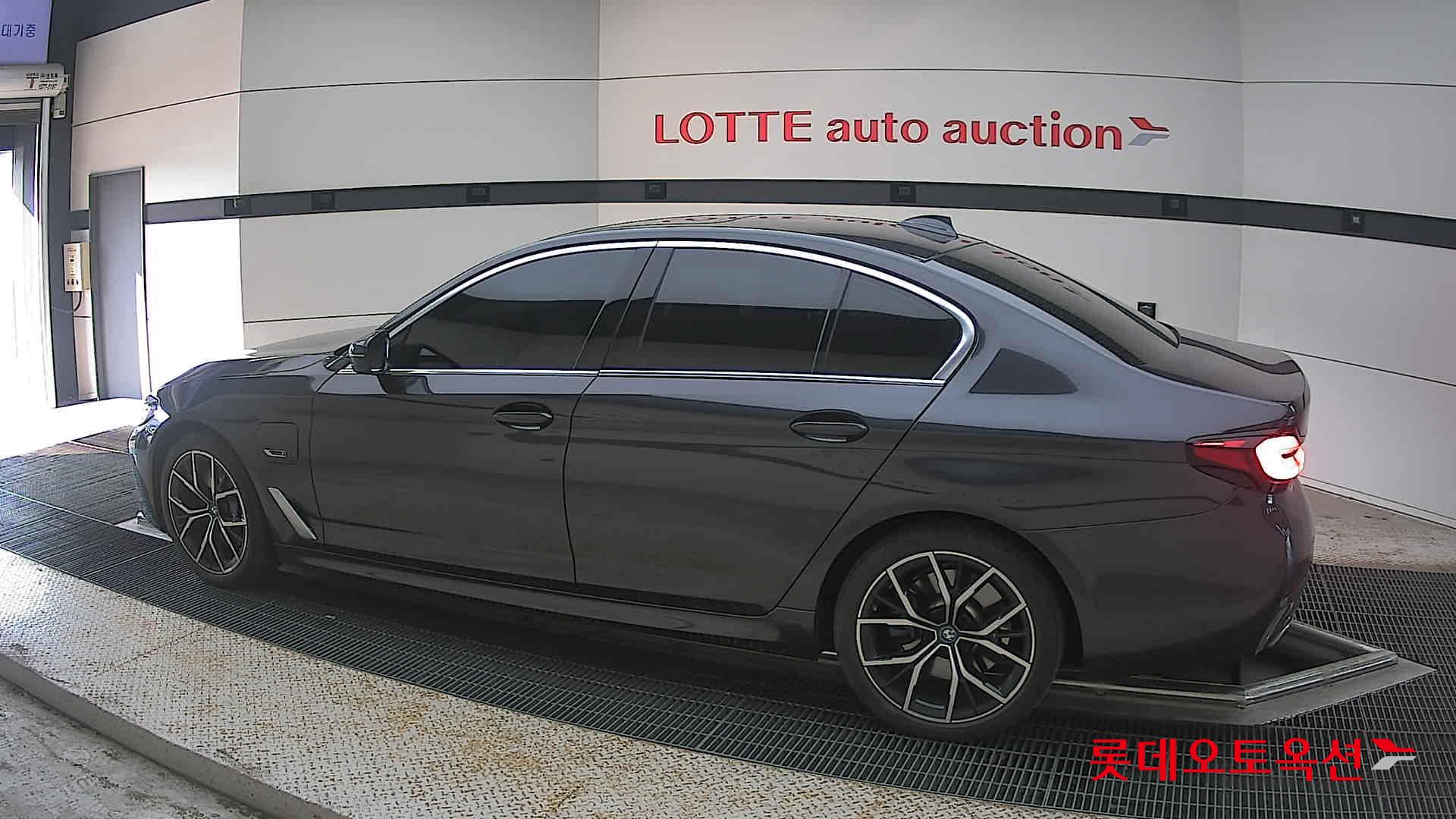 2022 - bmw 530e