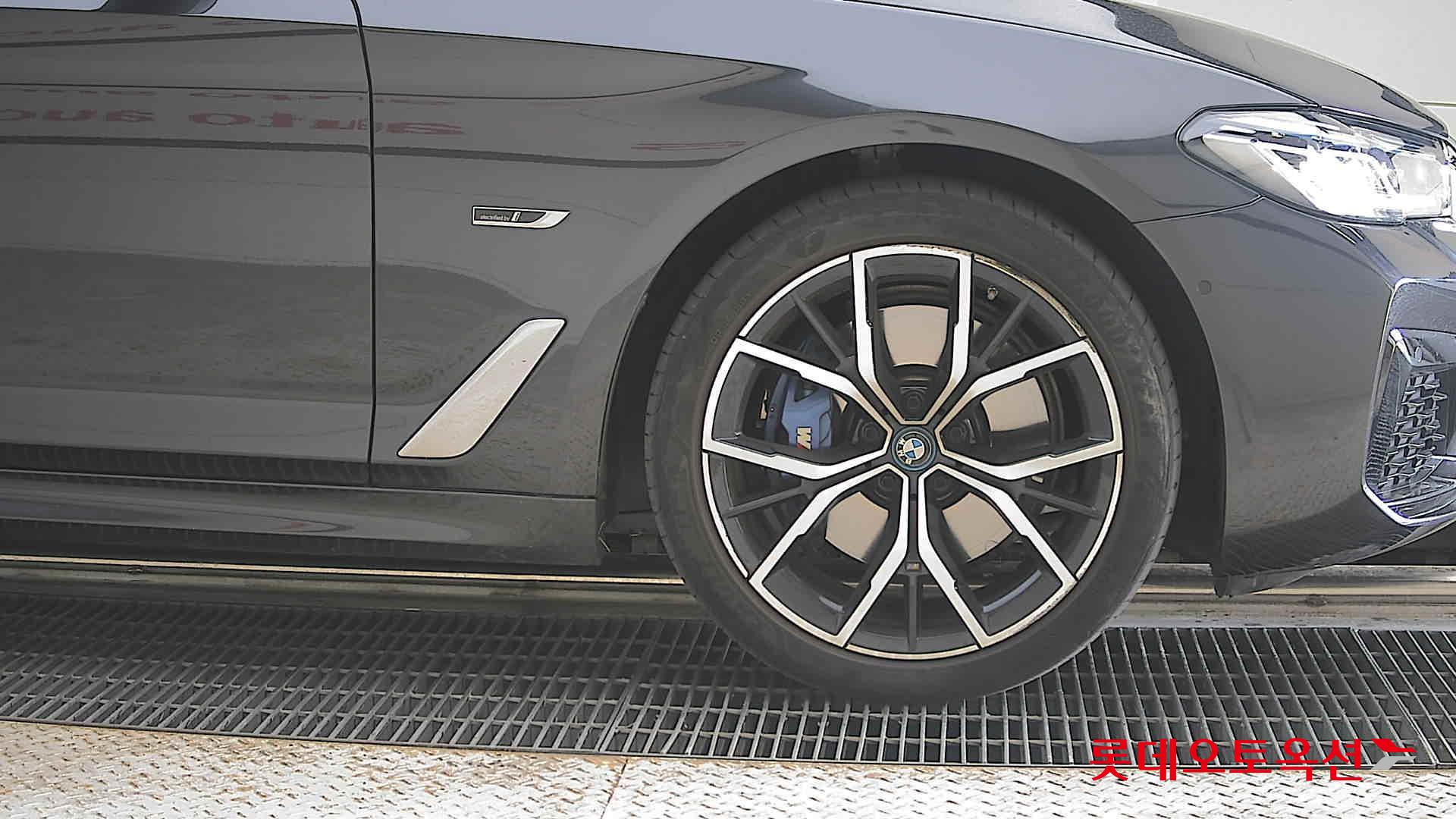 2022 - bmw 530e