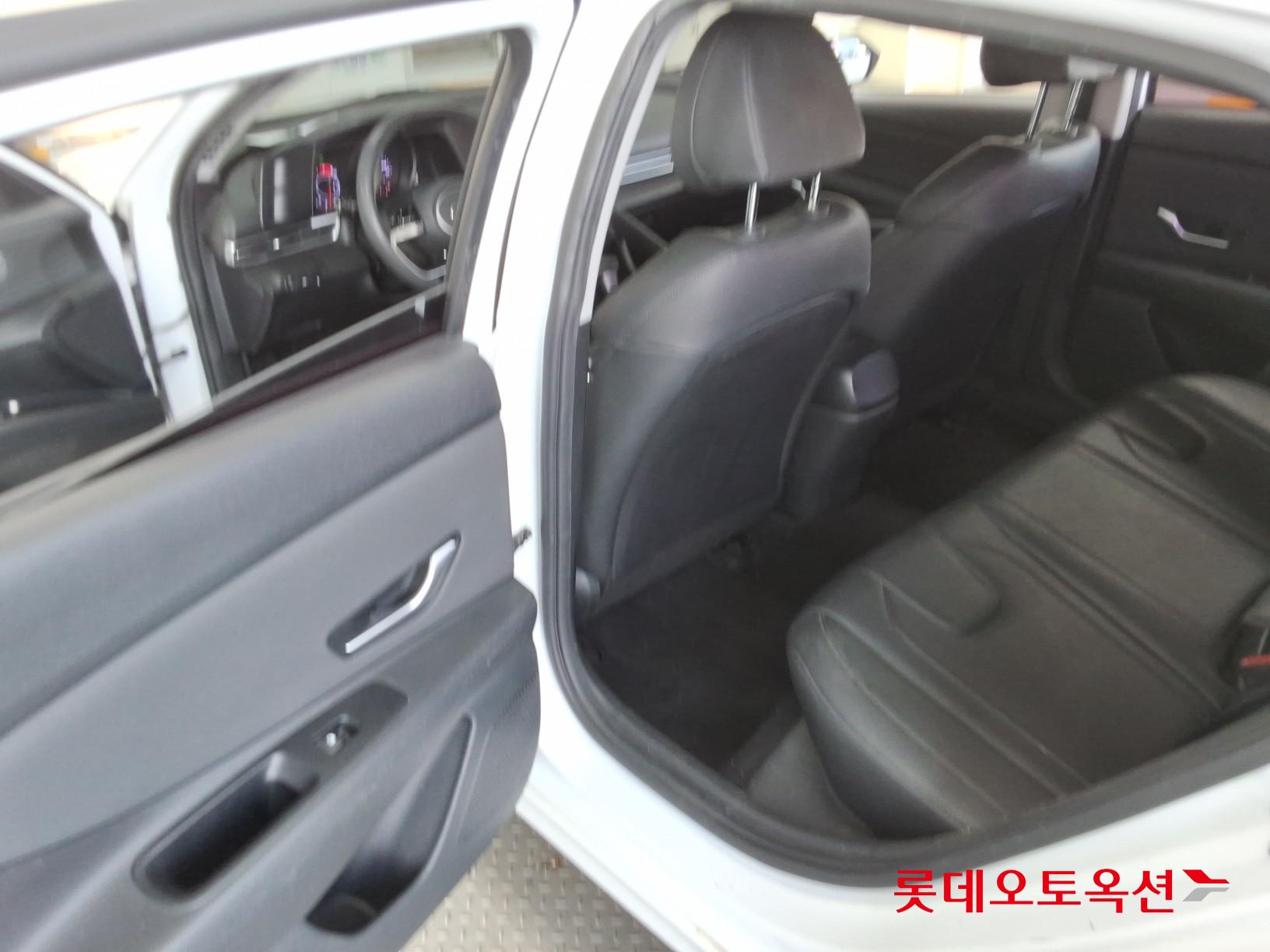 2021 - hyundai avante