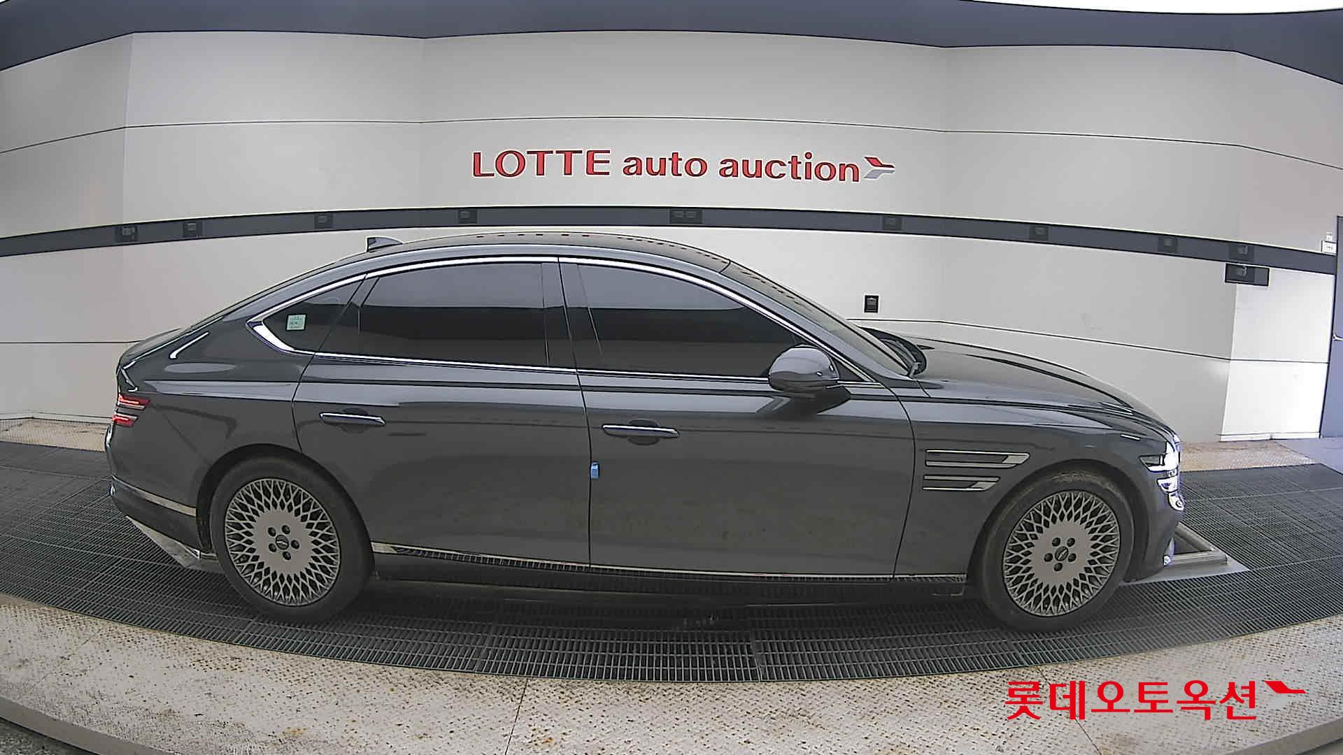 2022 - genesis g80