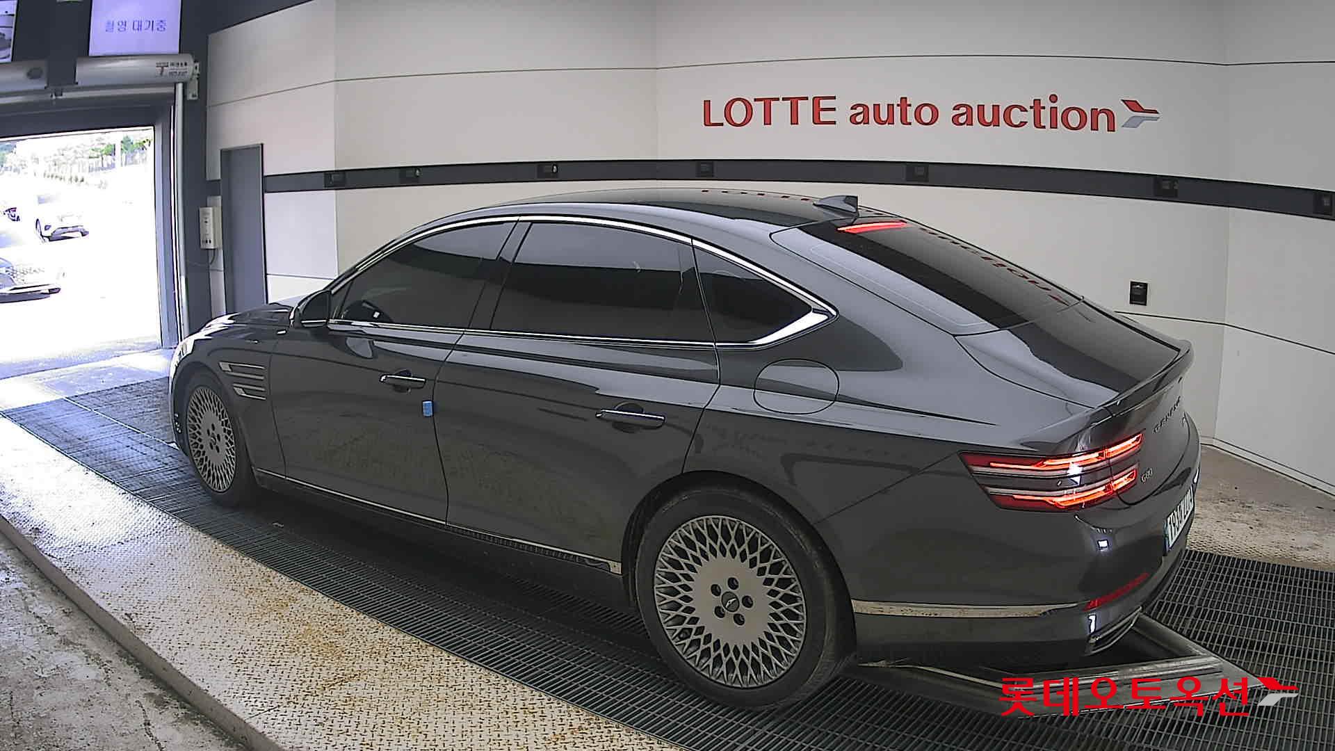 2022 - genesis g80