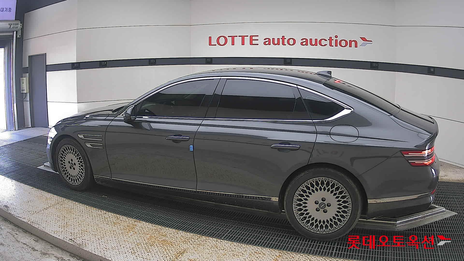 2022 - genesis g80