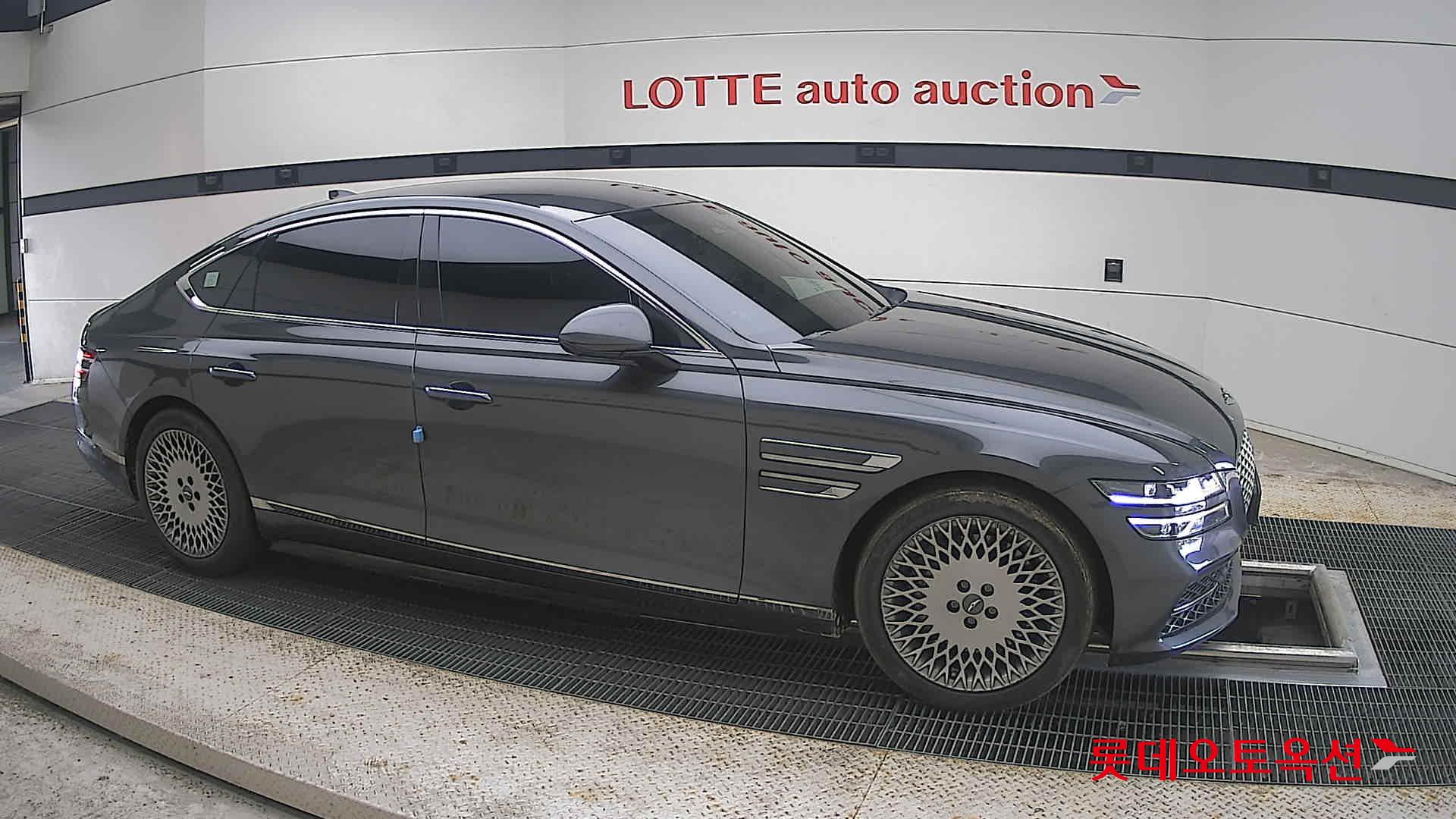 2022 - genesis g80