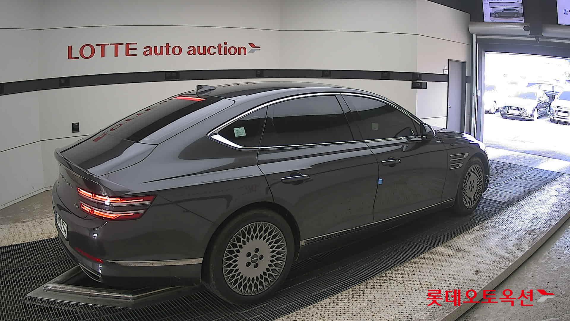 2022 - genesis g80