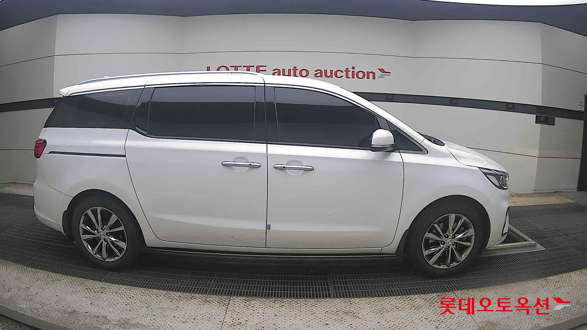 2019 - kia carnival