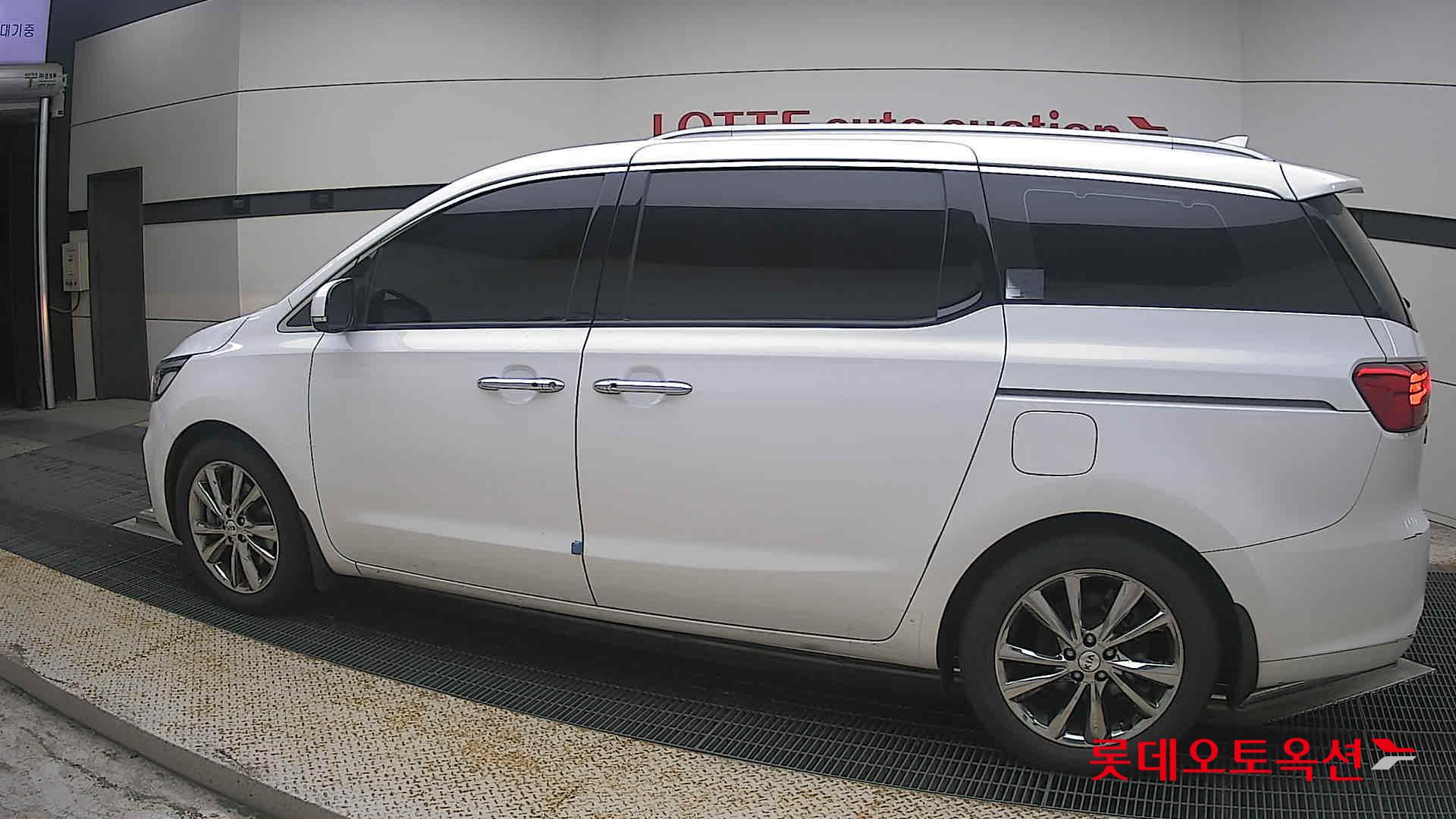 2019 - kia carnival