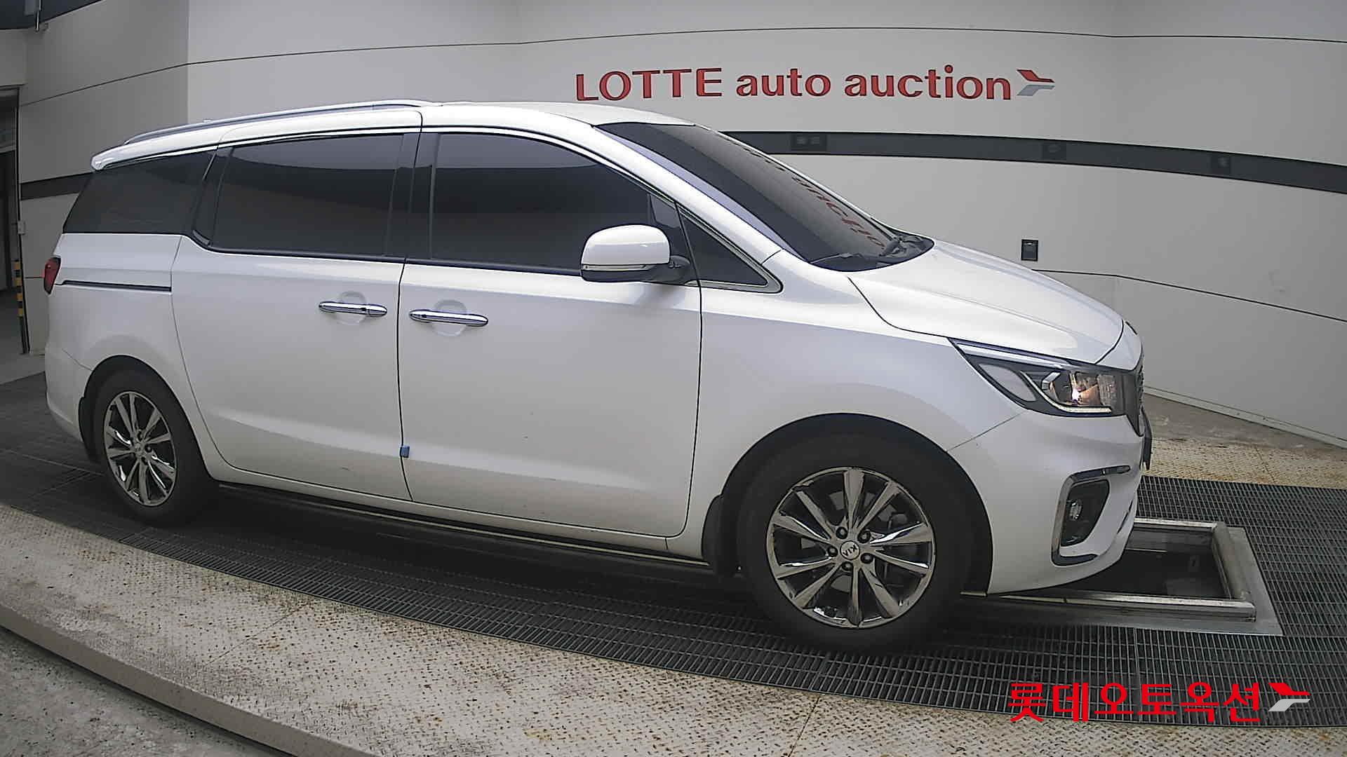 2019 - kia carnival