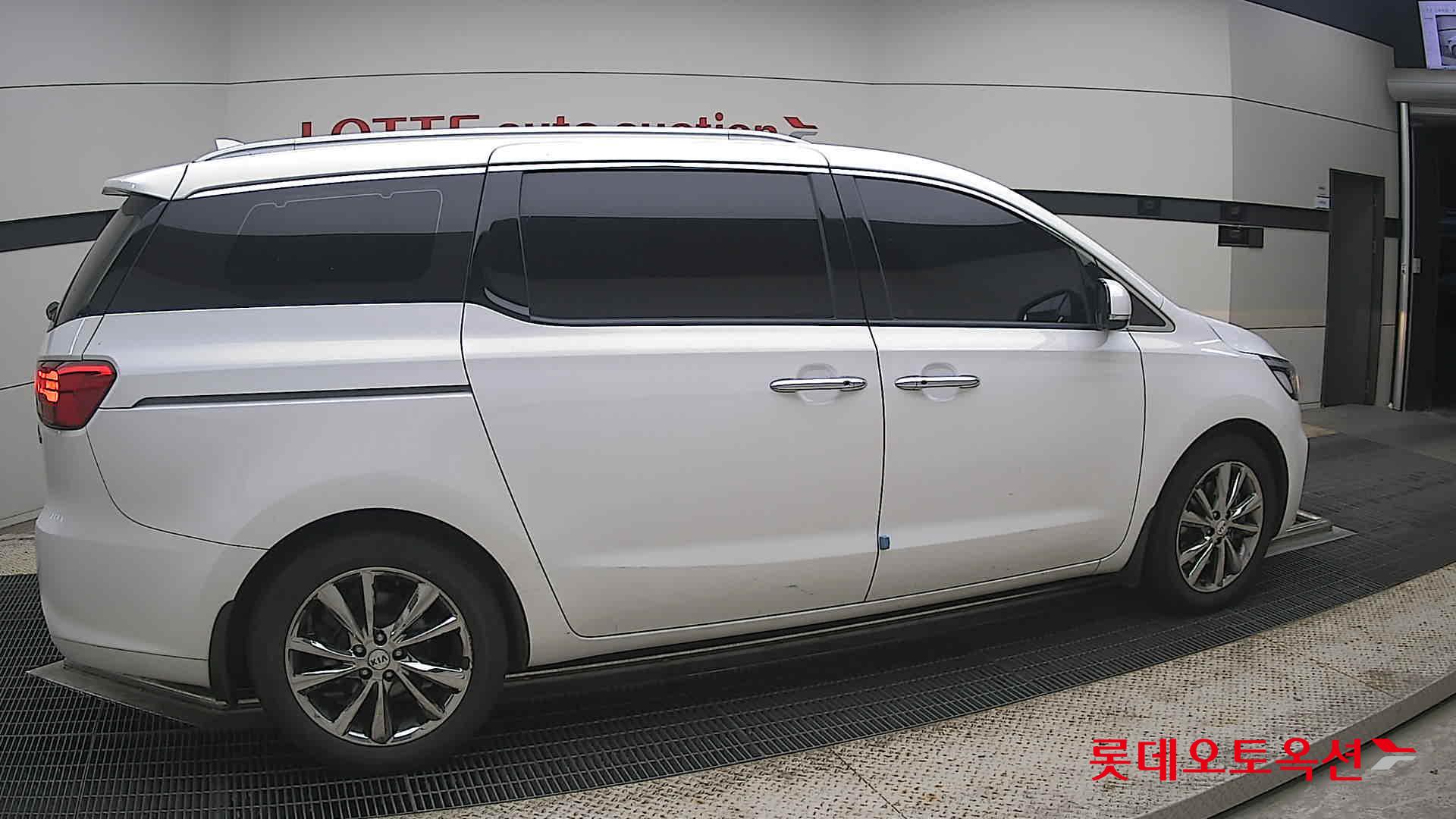 2019 - kia carnival