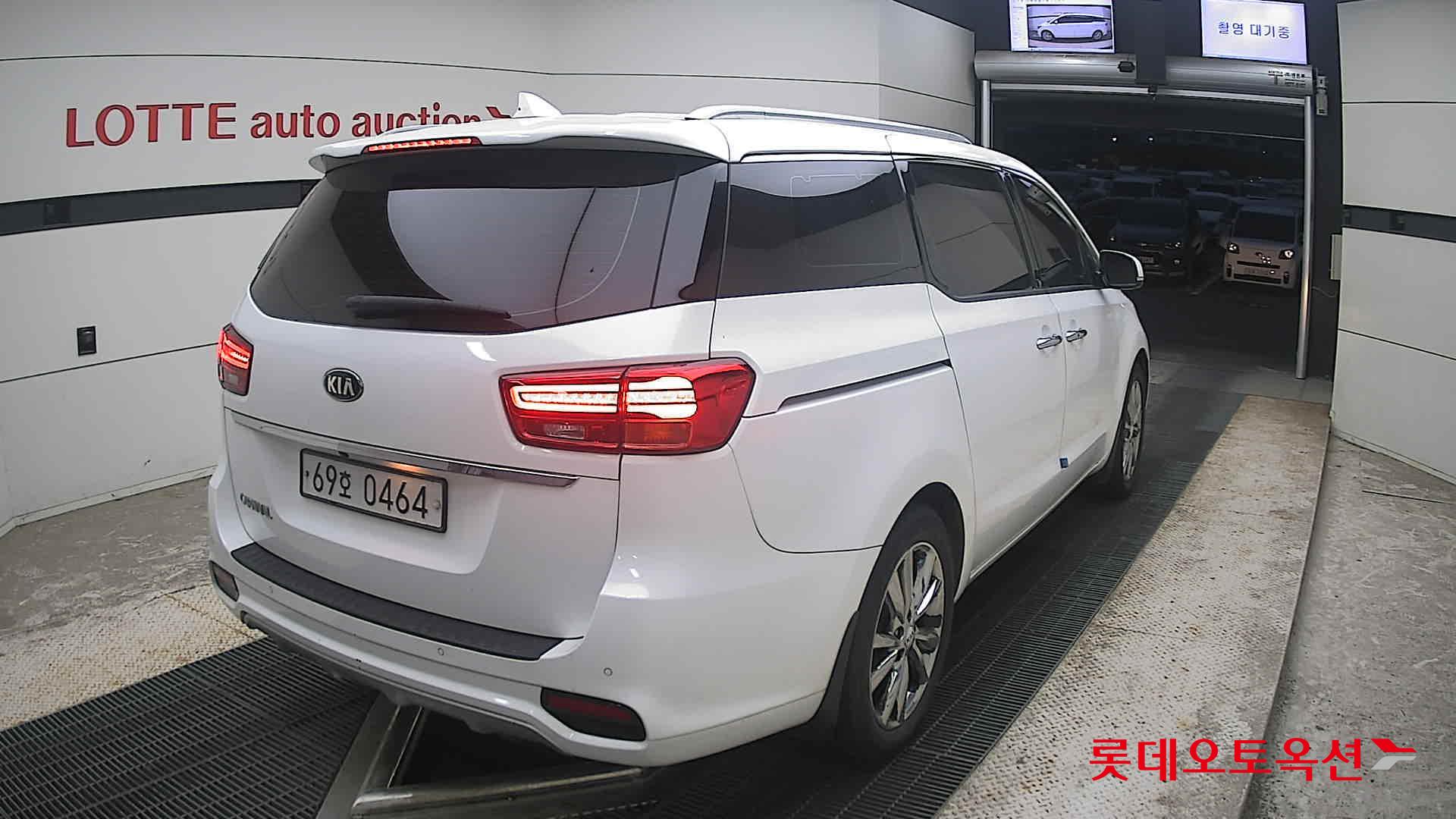 2019 - kia carnival