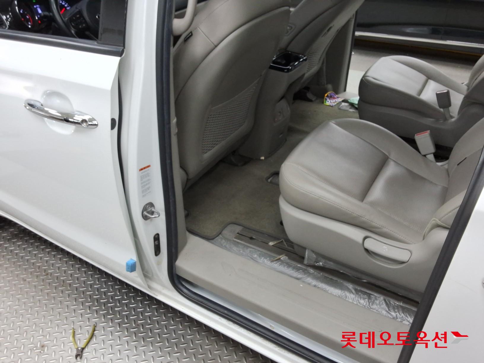 2019 - kia carnival