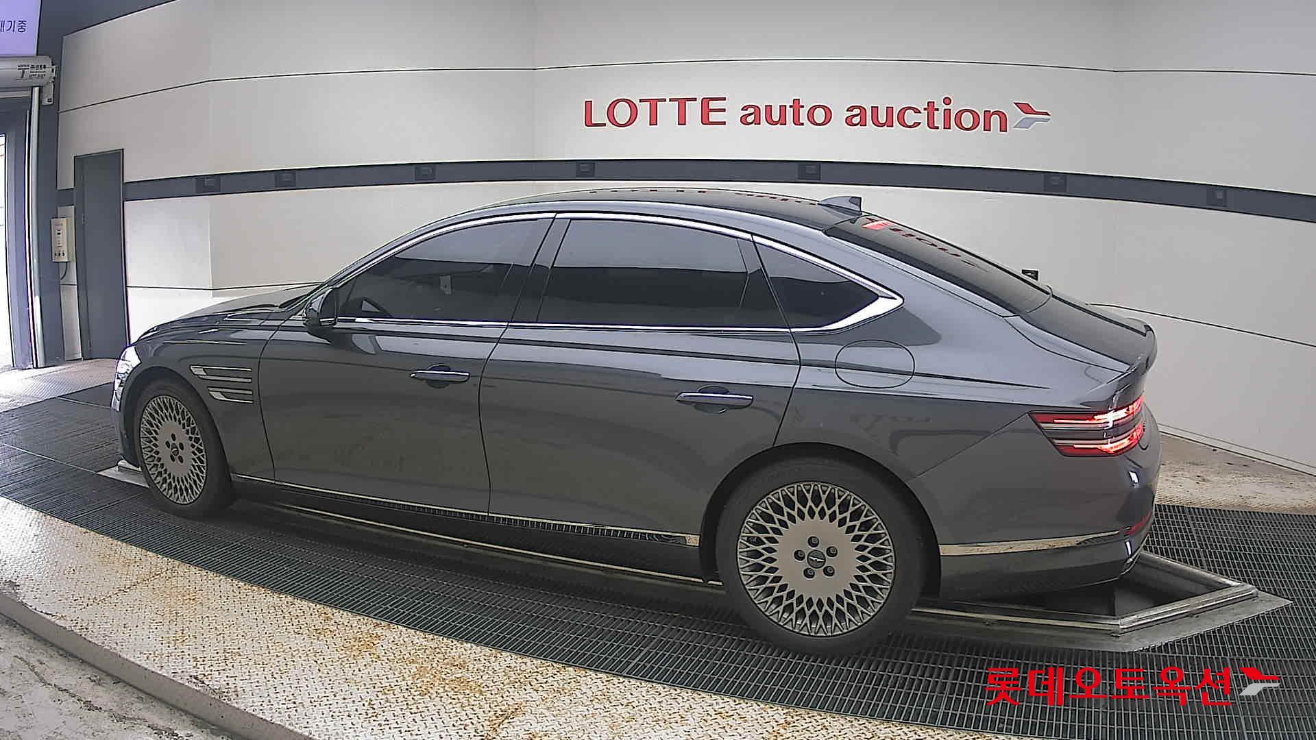 2021 - genesis g80