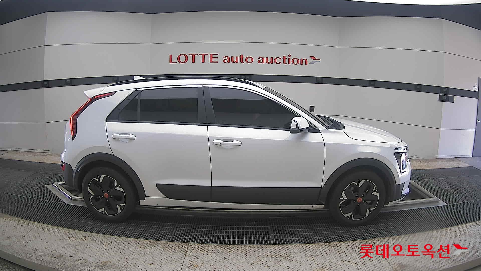 2023 - kia niro