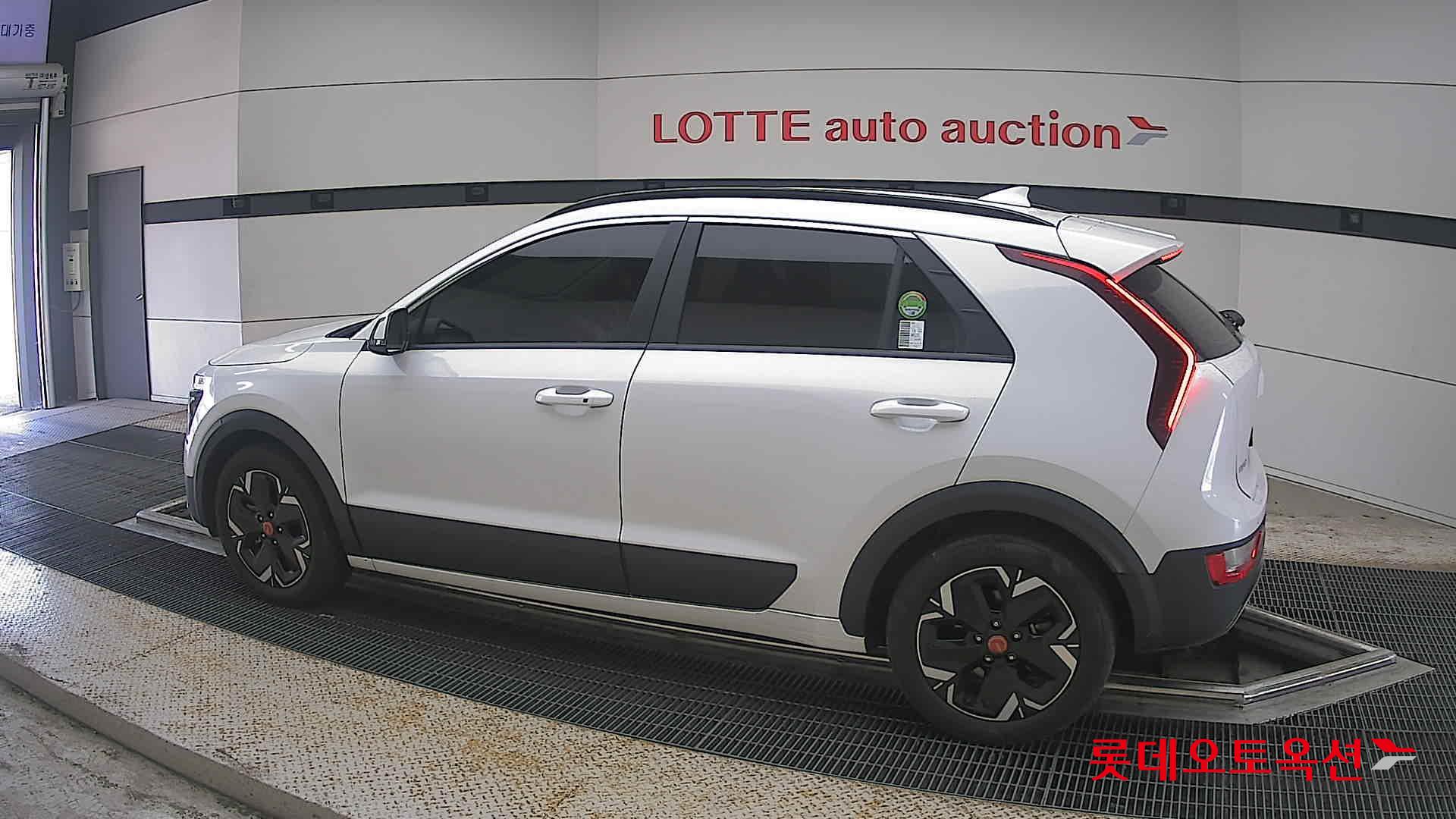2023 - kia niro