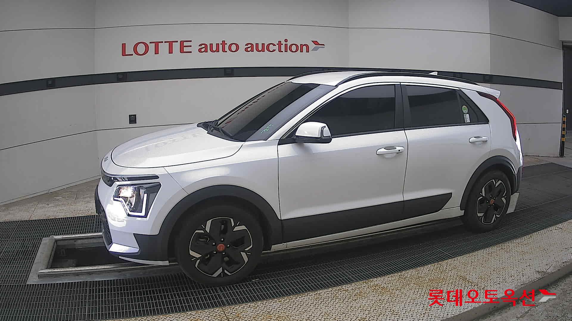 2023 - kia niro