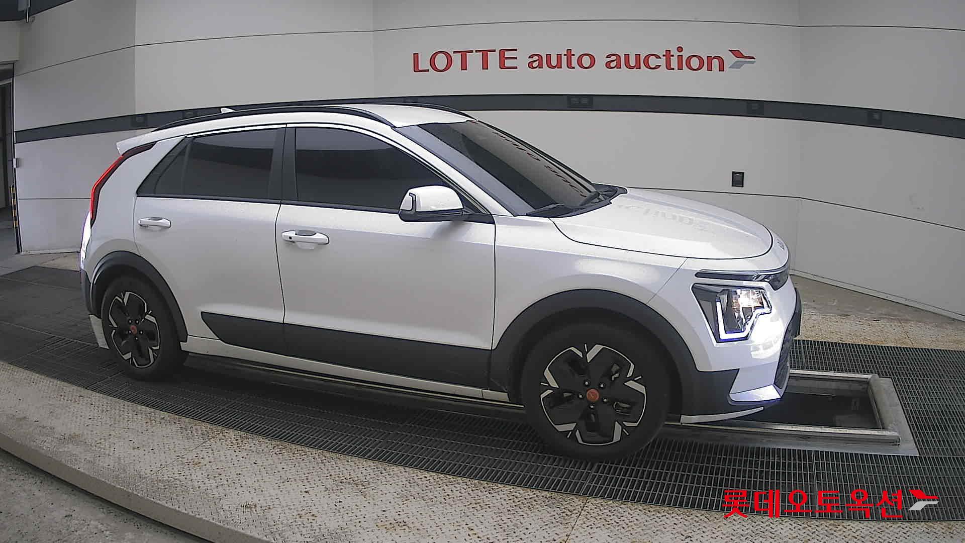 2023 - kia niro