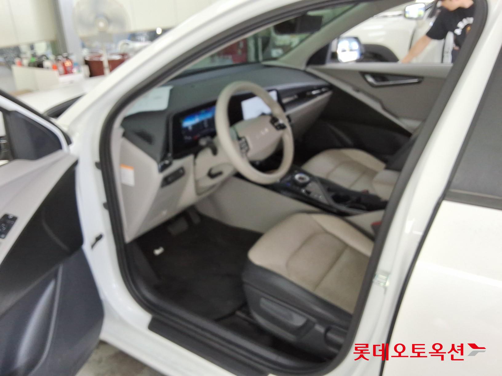 2023 - kia niro