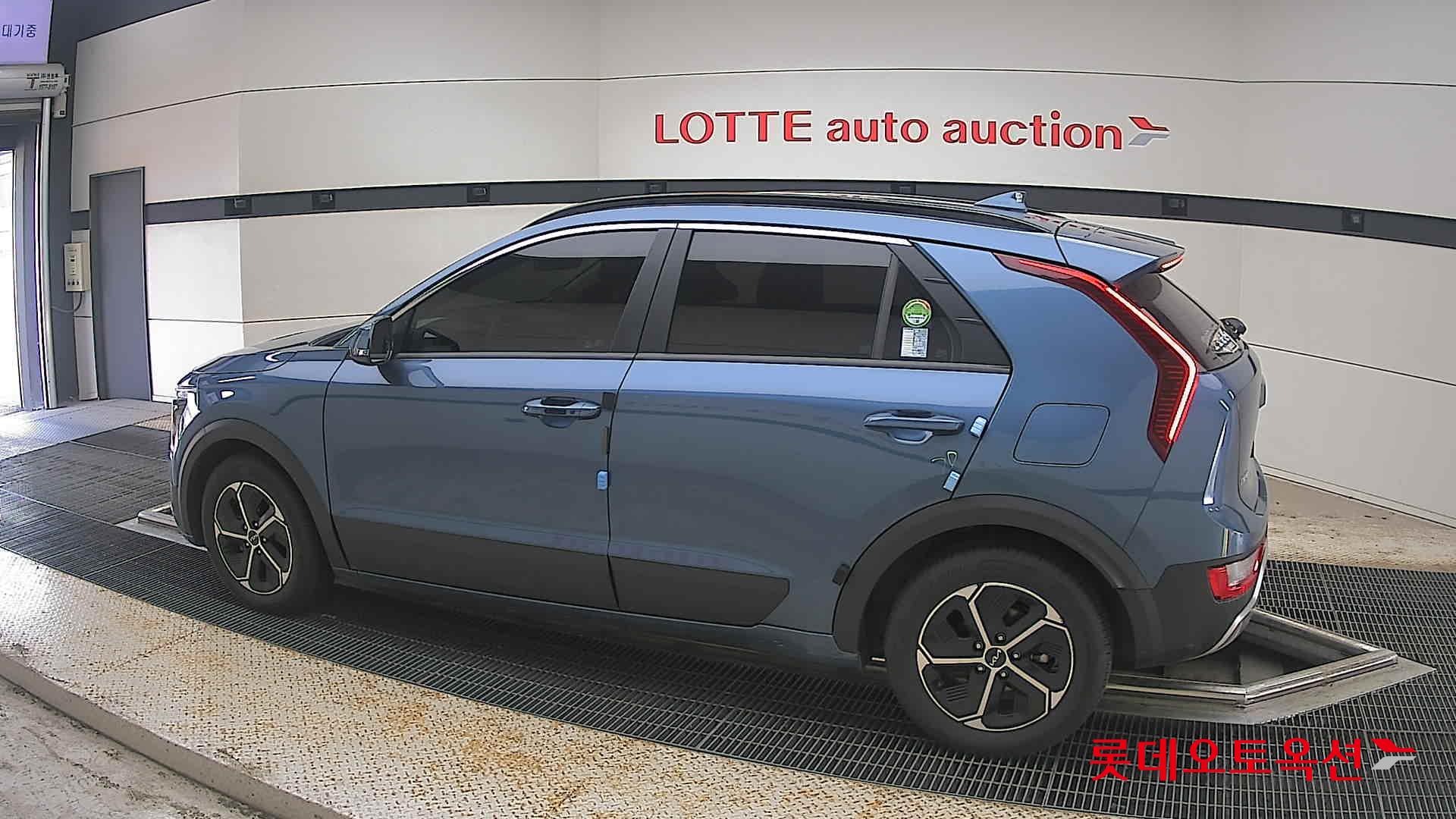2023 - kia niro